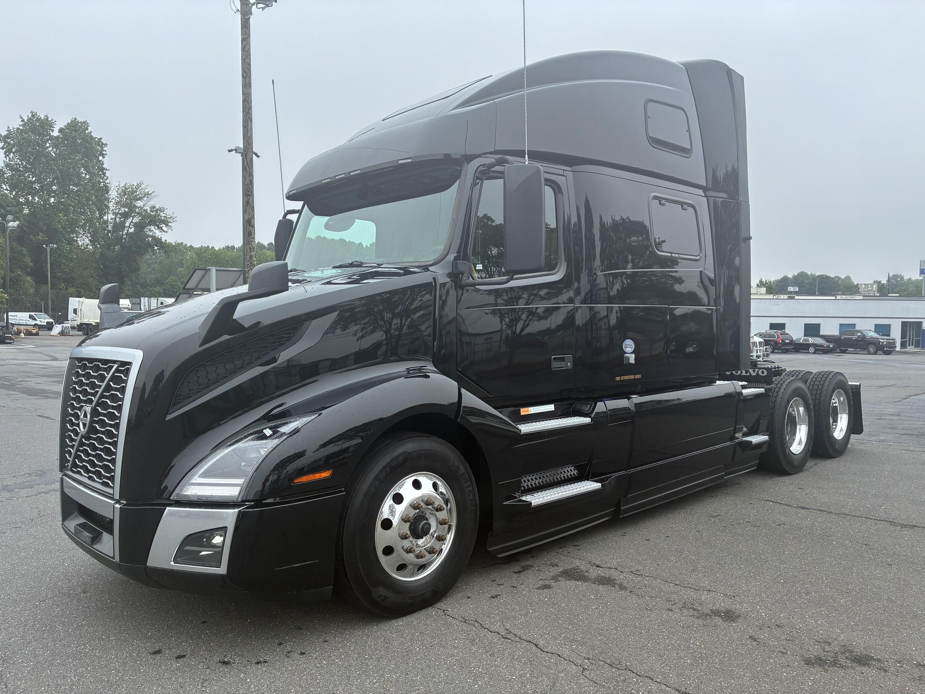 2024 Volvo VNL 860