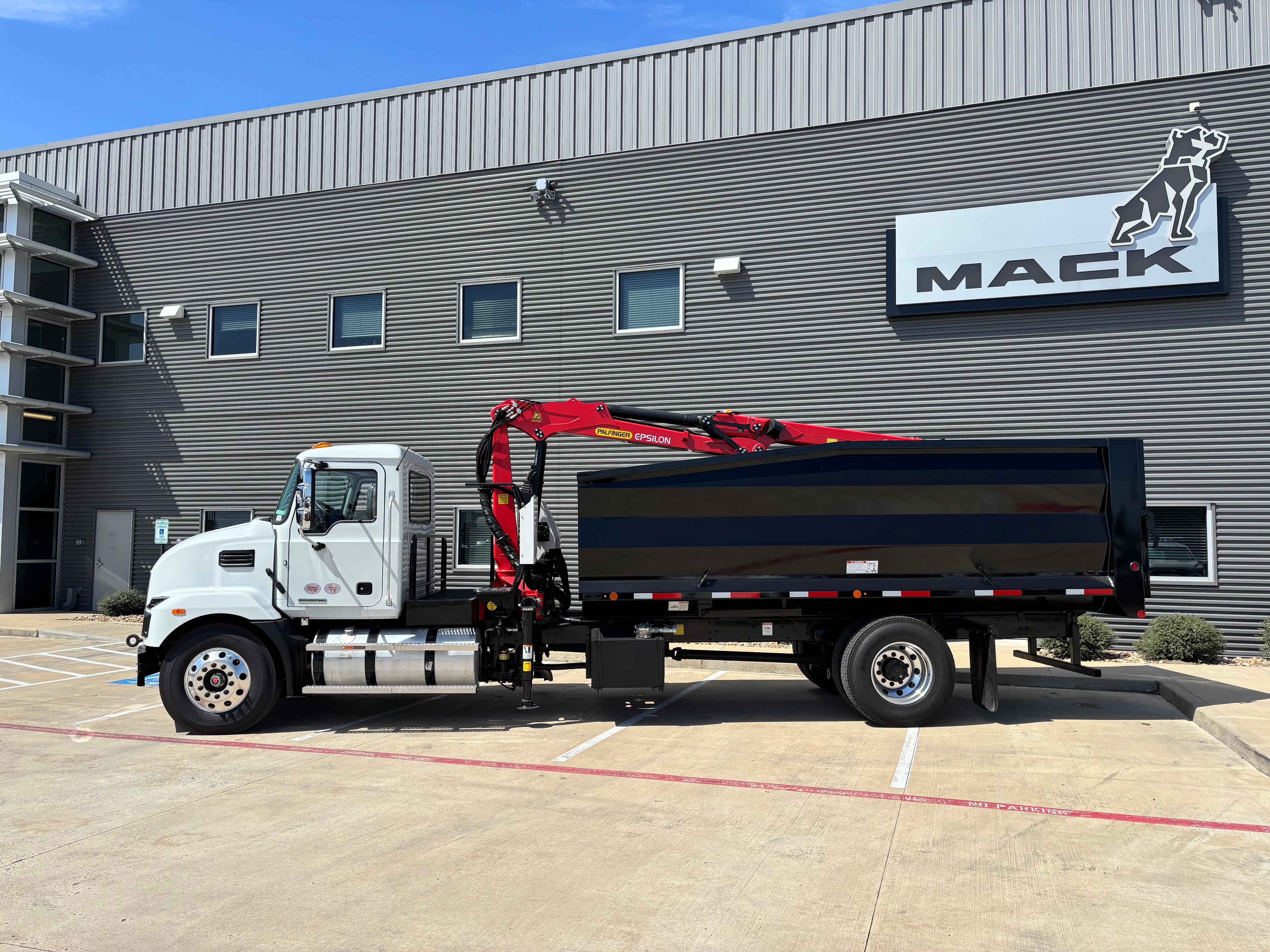 2025 Mack MD