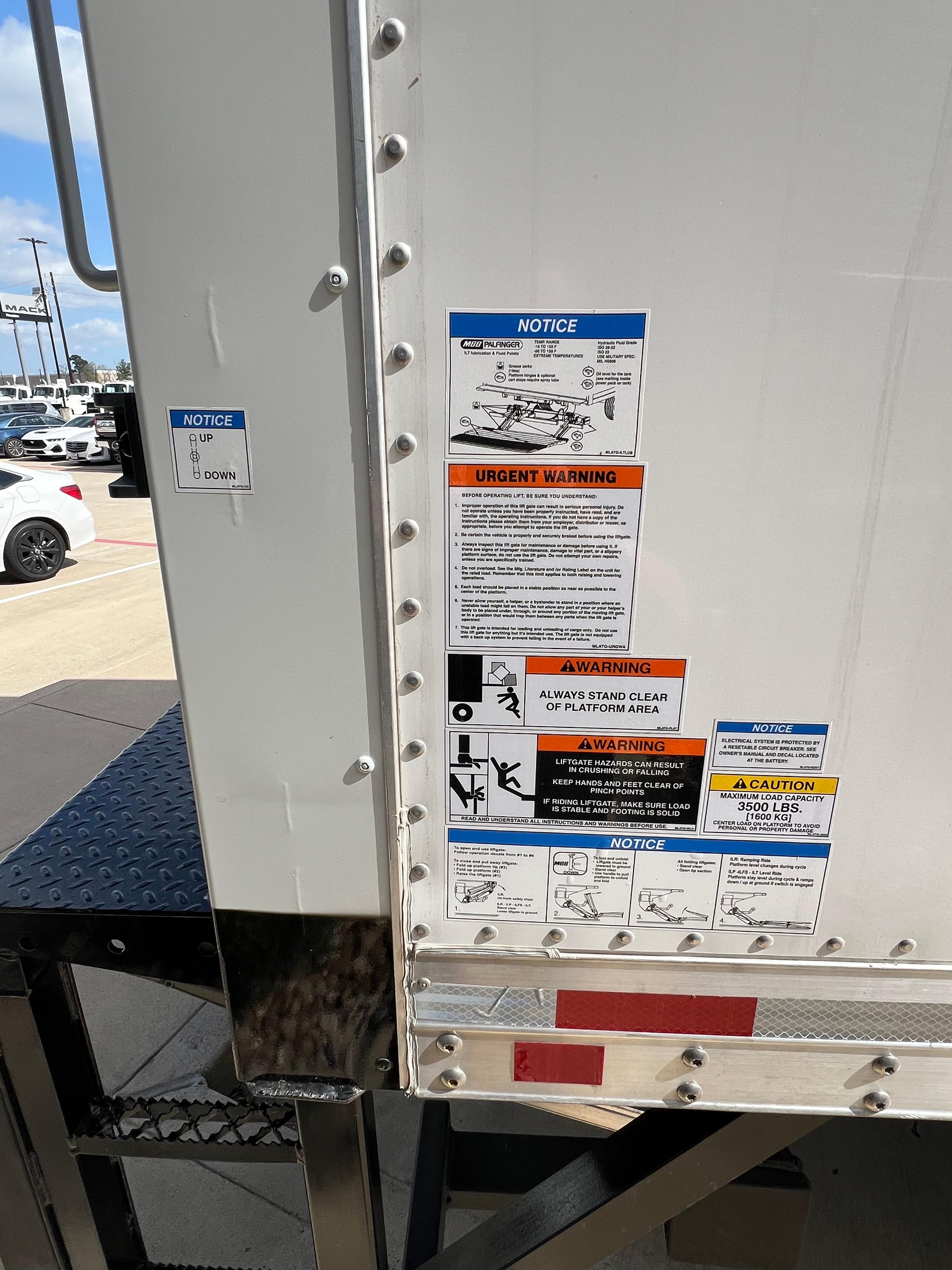 2025 Isuzu FTR in HOUSTON, TX — photo 4