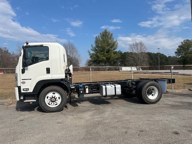 2025 Isuzu FVR in HICKORY, NC — photo 3