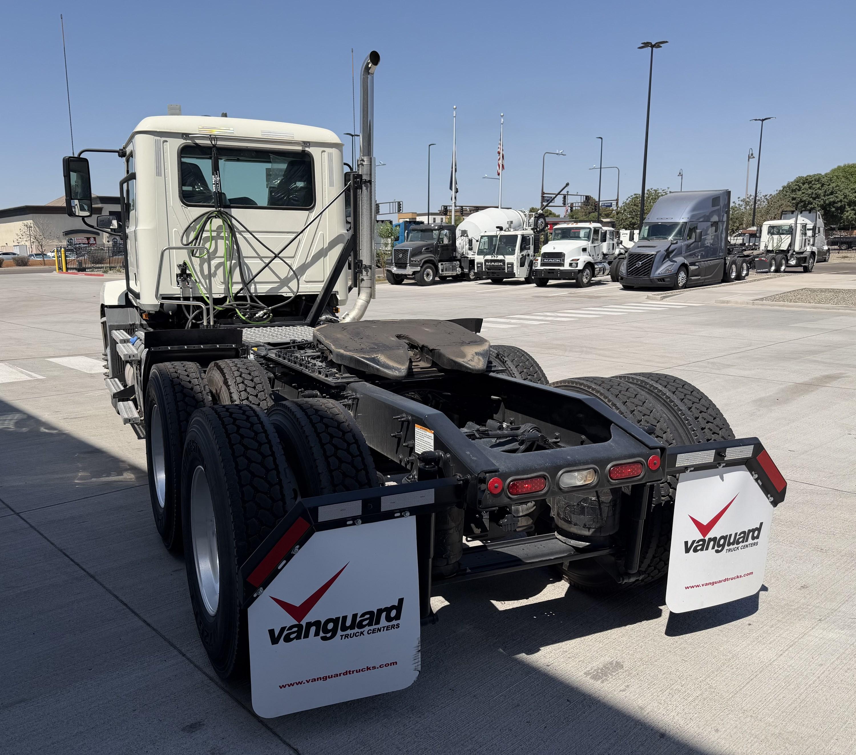 2025 Mack Anthem in PHOENIX, AZ — photo 5