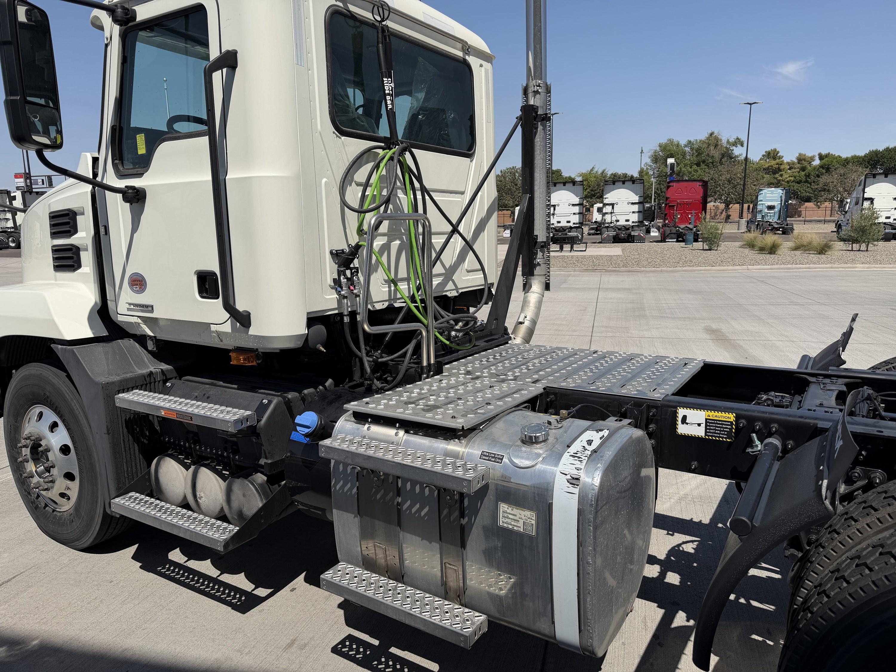 2025 Mack Anthem in PHOENIX, AZ — photo 7