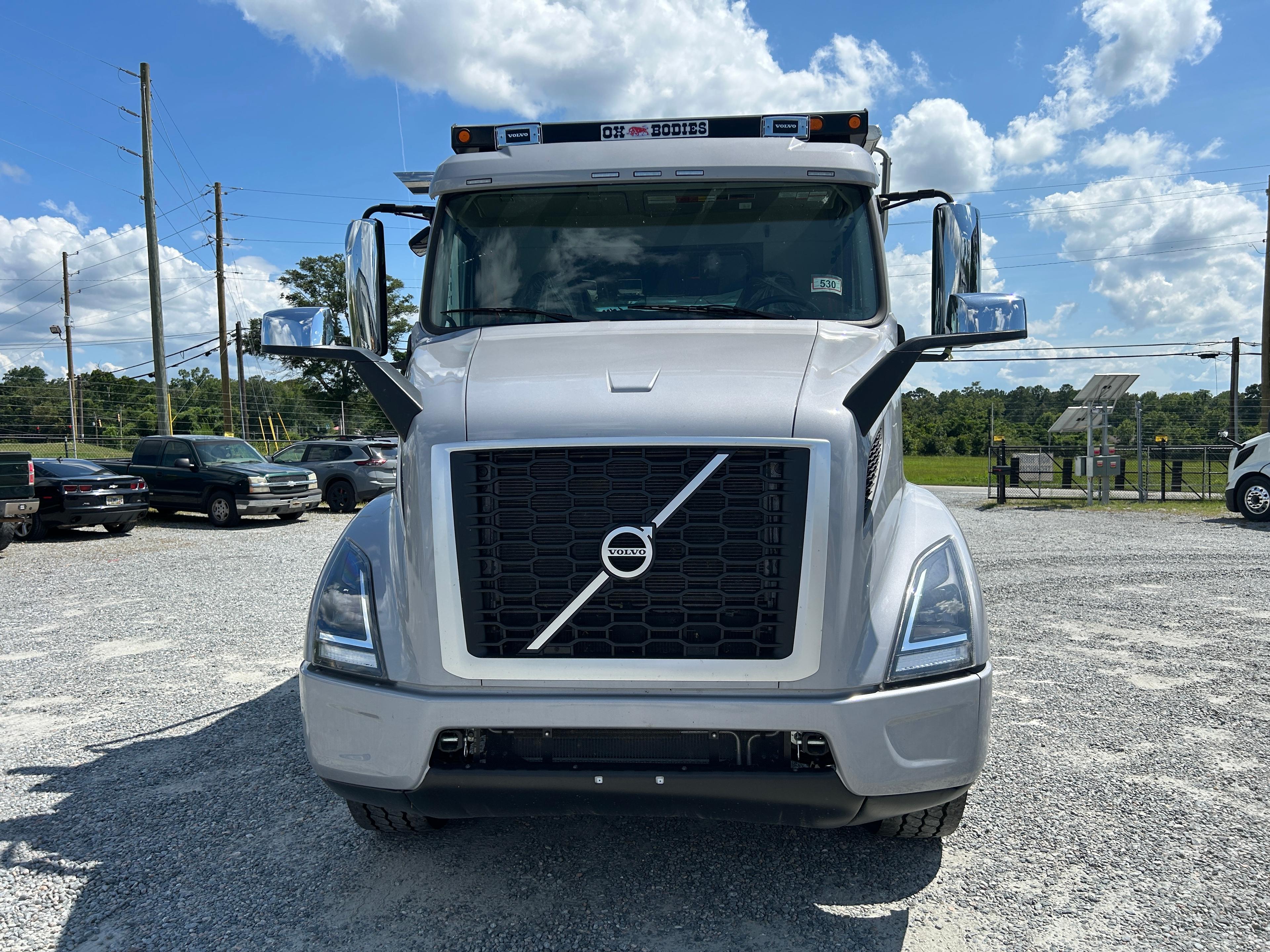 2025 Volvo VNR 640 in MACON, GA — photo 4