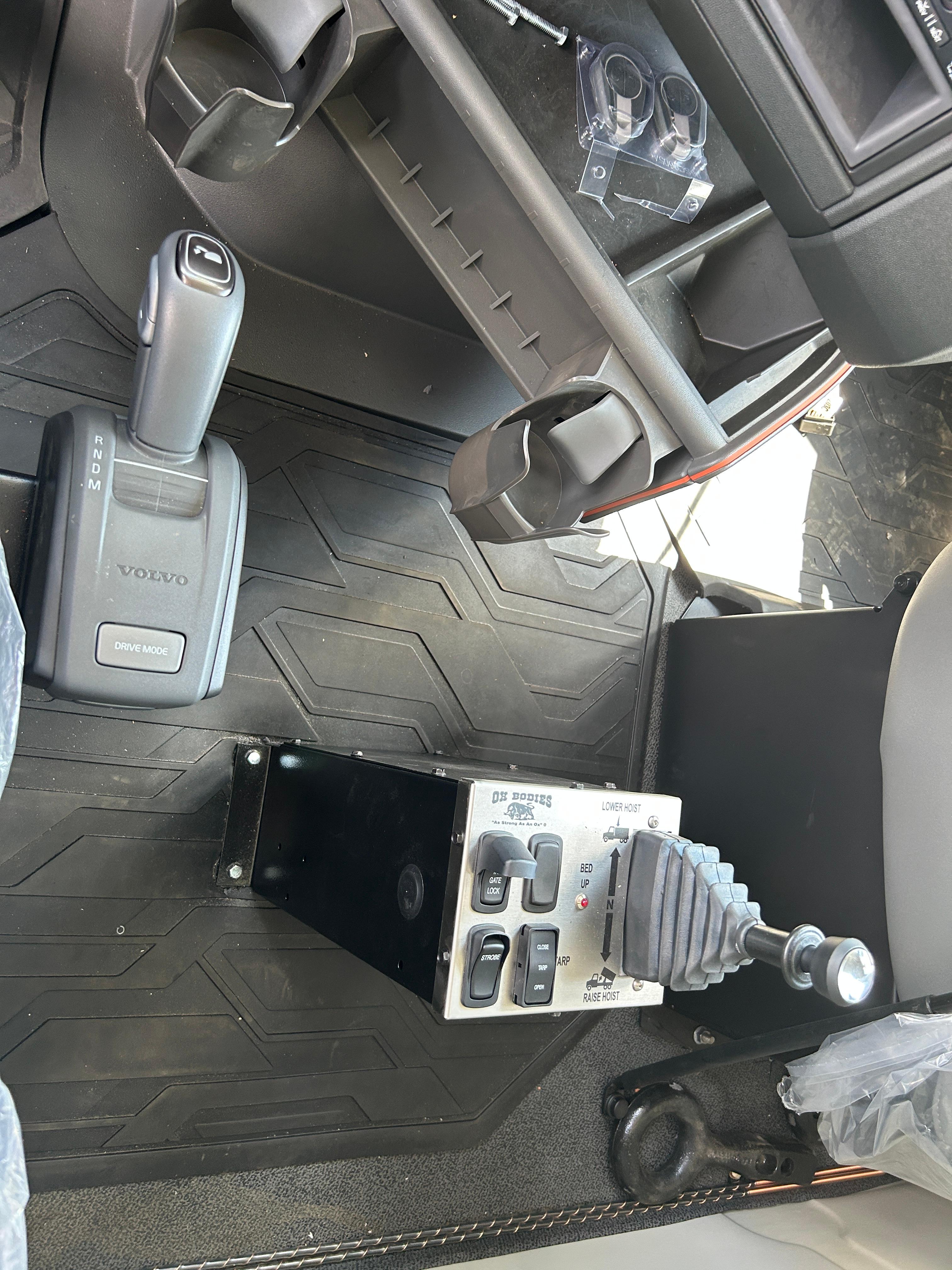 2025 Volvo VNR 640 in MACON, GA — photo 6