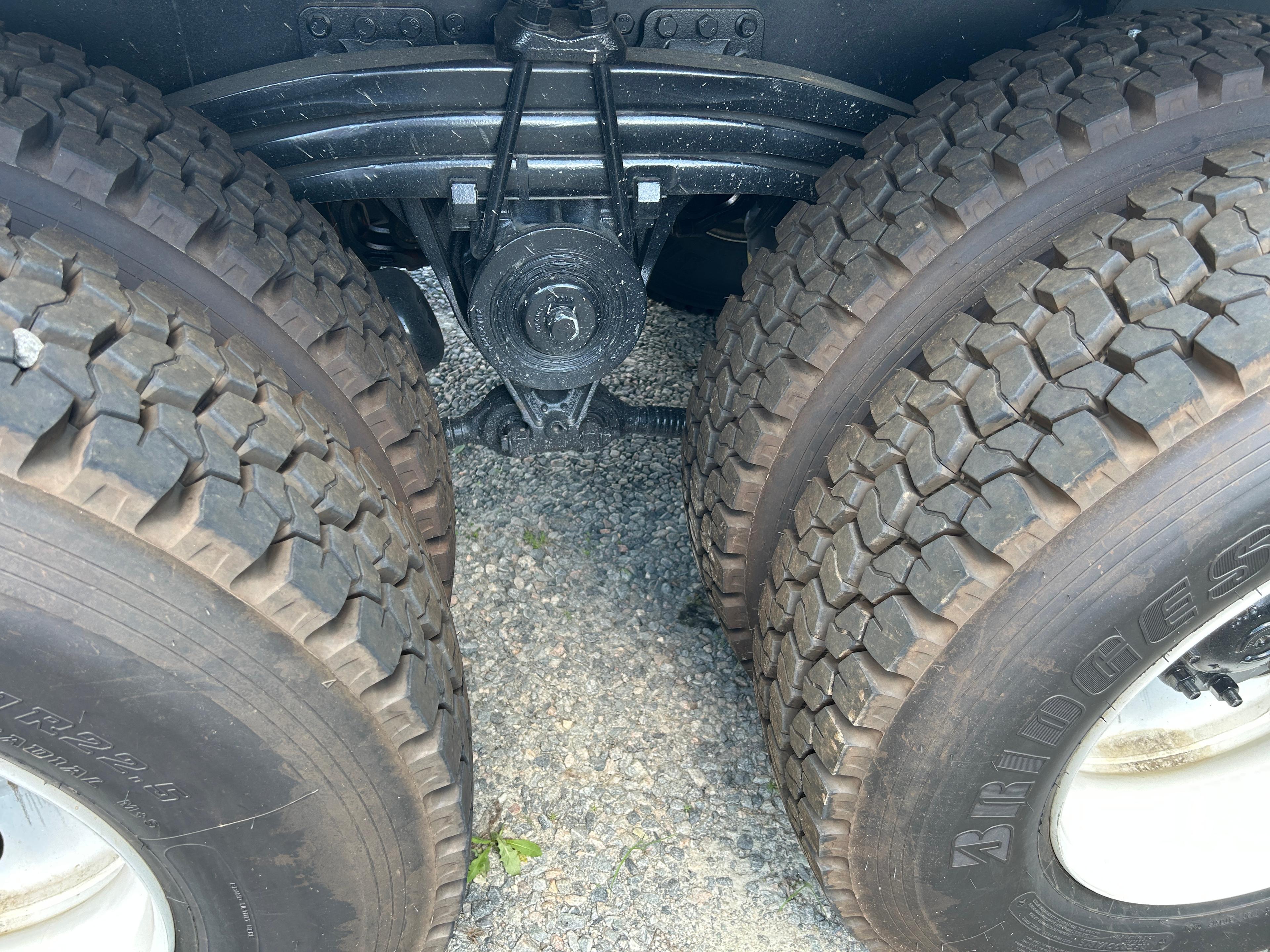 2025 Volvo VNR 640 in MACON, GA — photo 11