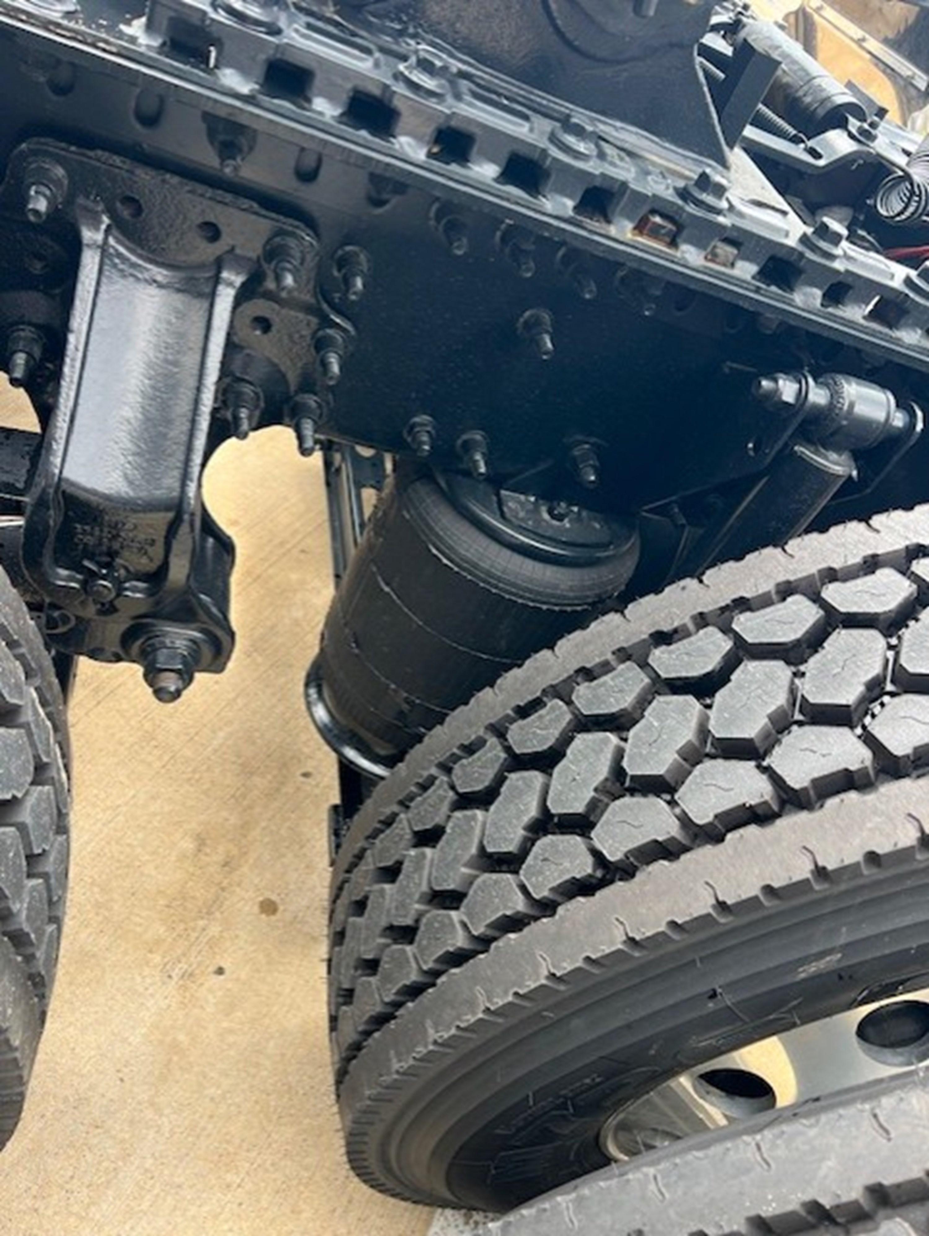 2026 Mack Anthem in HOUSTON, TX — photo 8