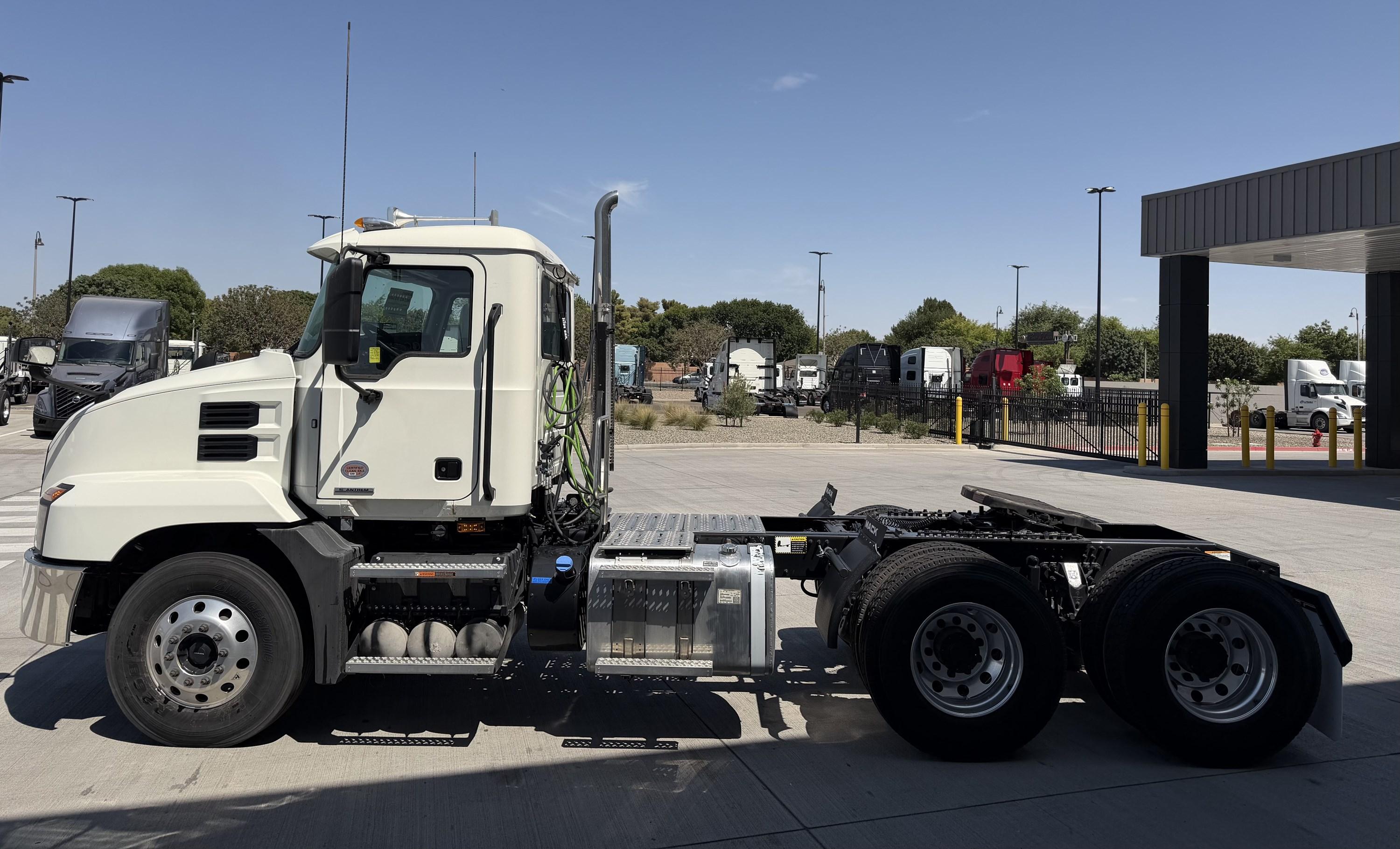 2026 Mack Anthem in PHOENIX, AZ — photo 6