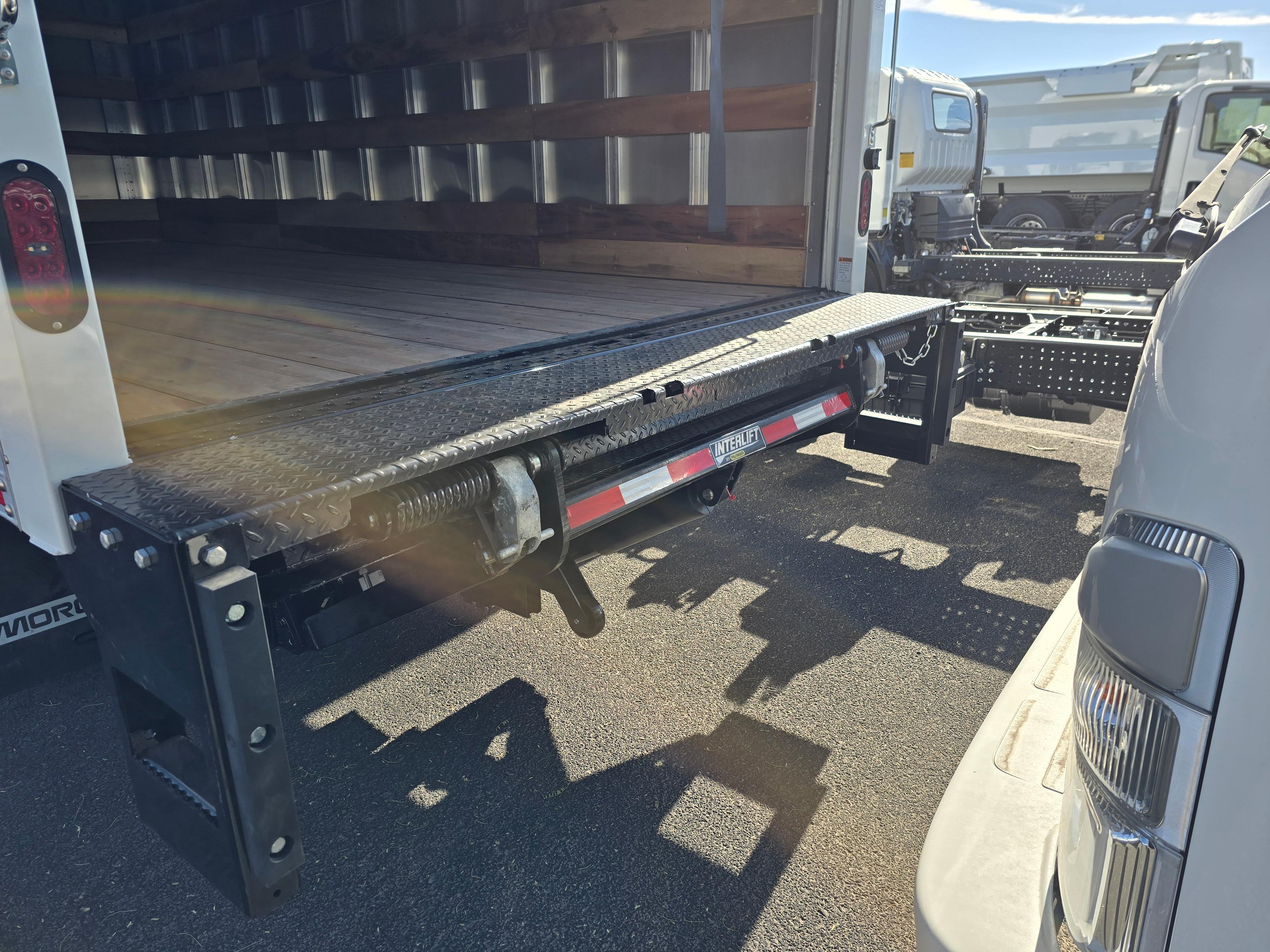 2025 Isuzu NPR in TUCSON, AZ — photo 7