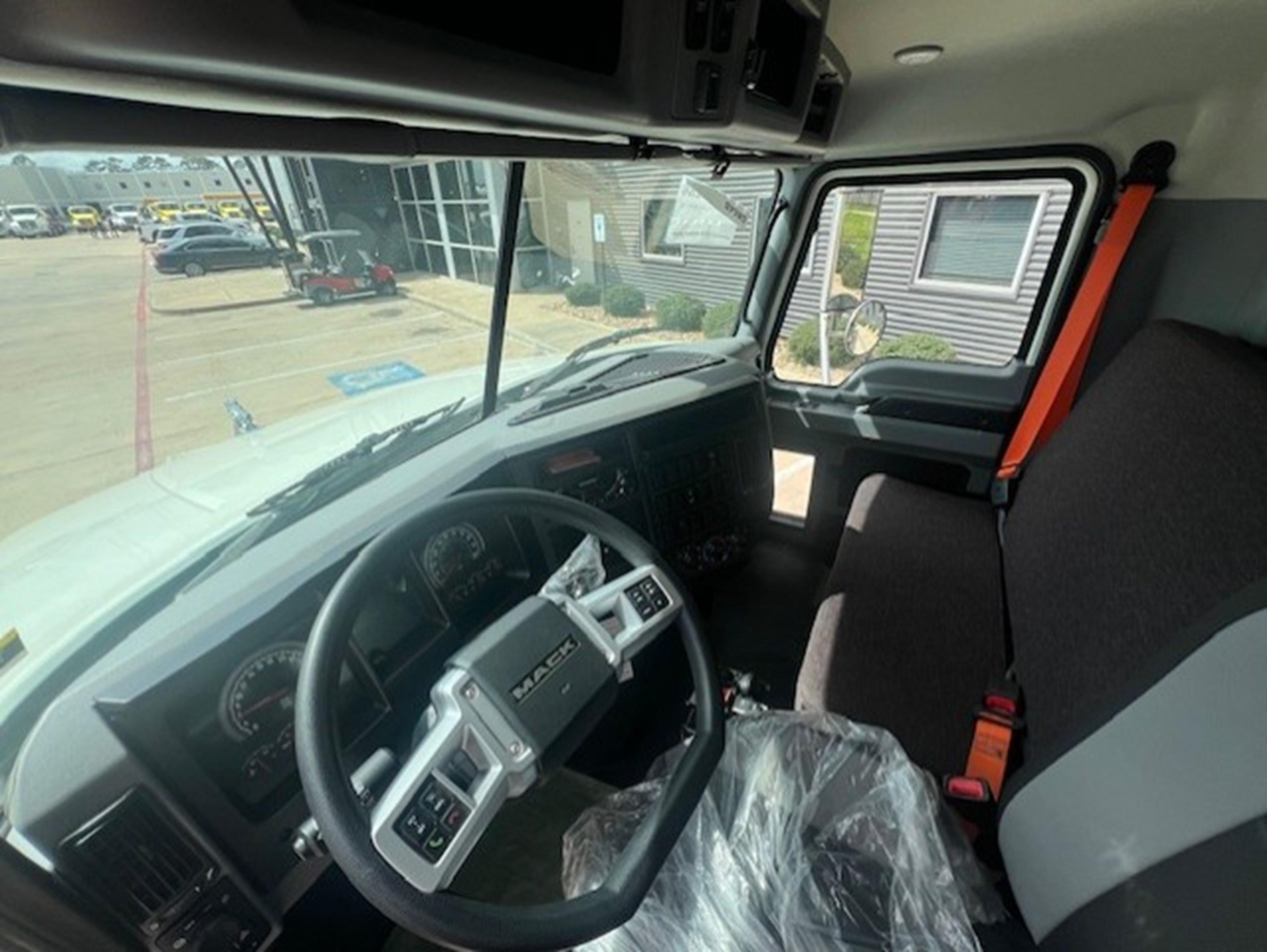 2026 Mack in HOUSTON, TX — photo 8
