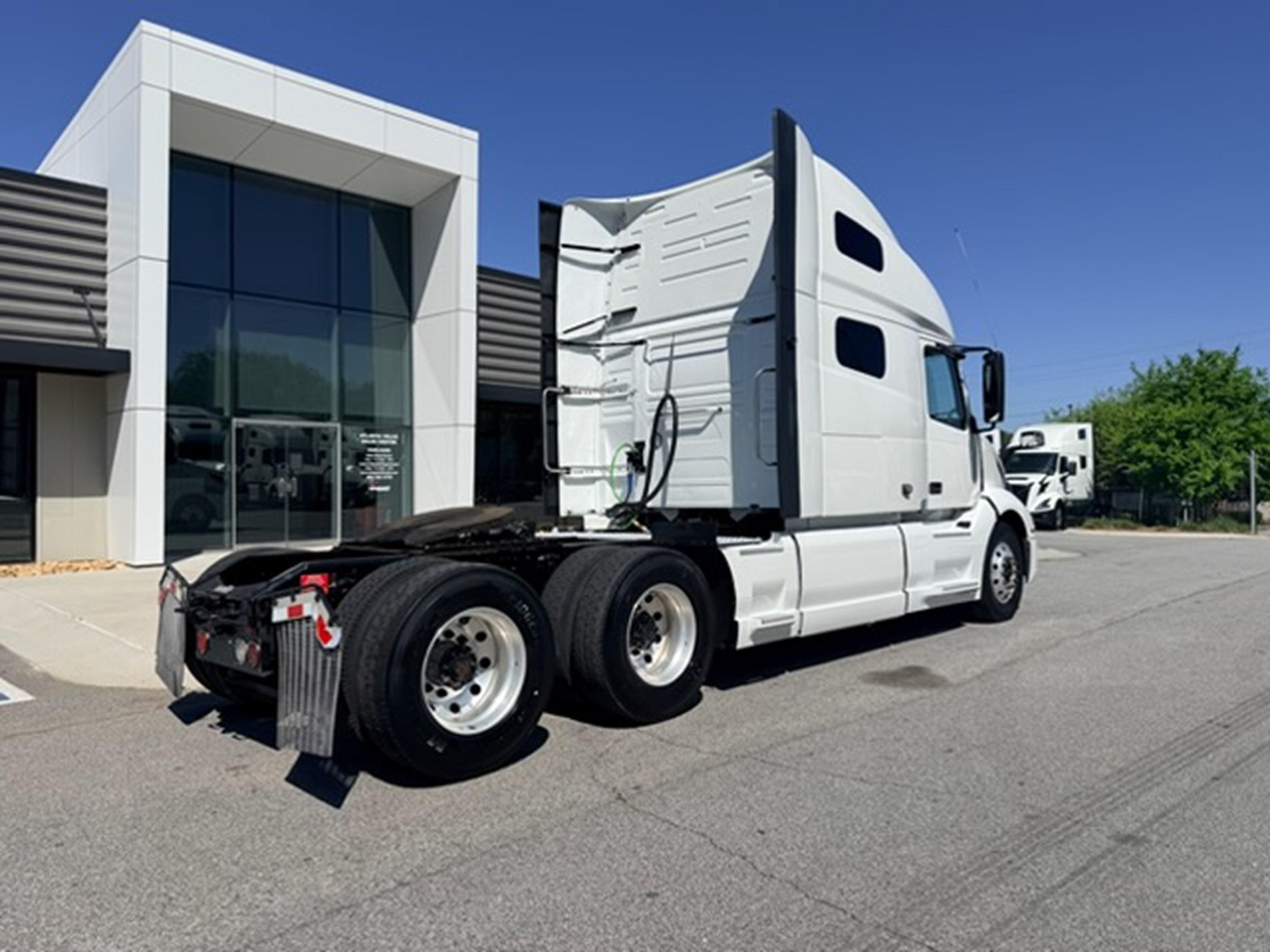 2023 Volvo VNL 760 in ATLANTA (700 & 703), GA — photo 3