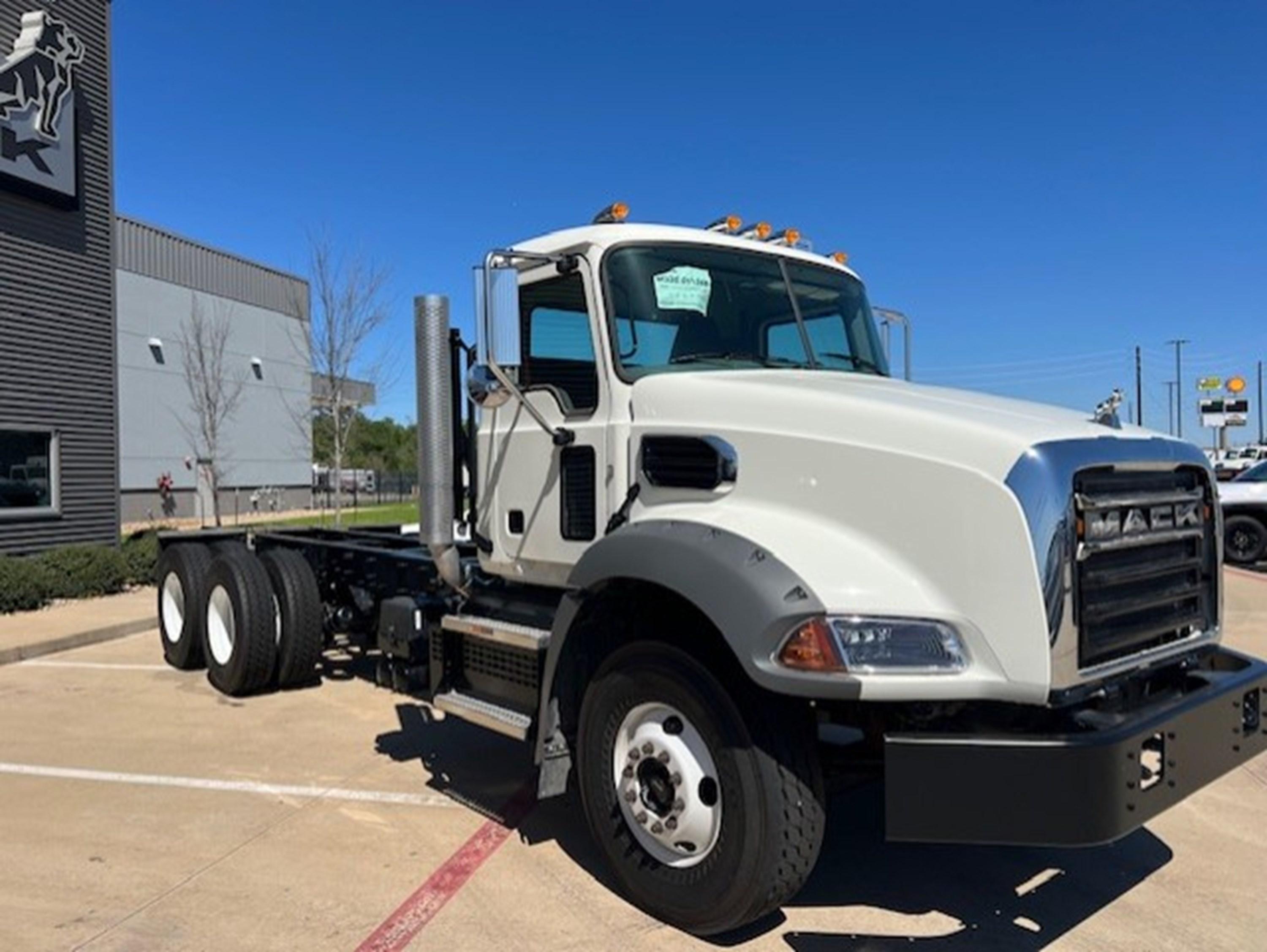 2026 Mack in HOUSTON, TX — photo 2