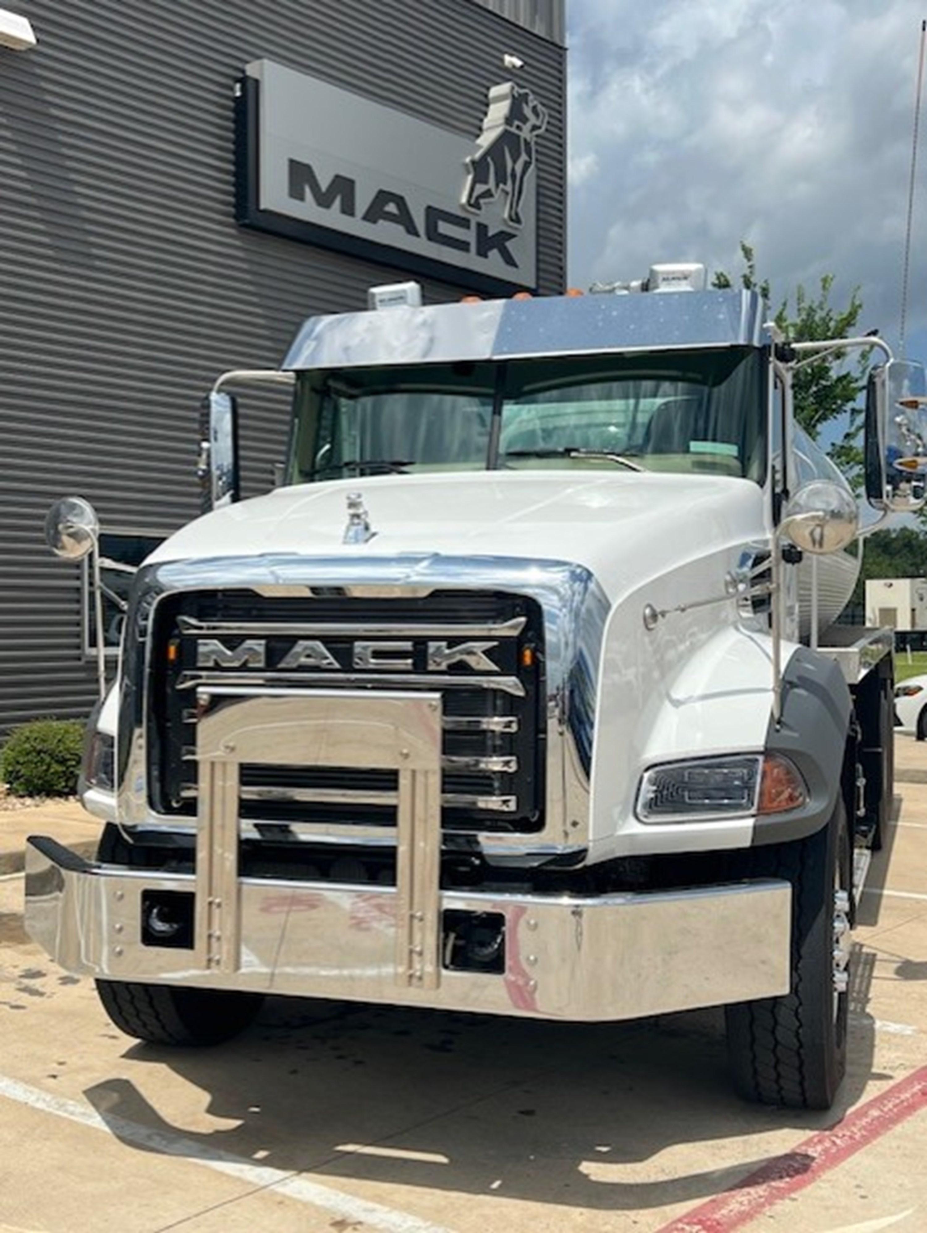 2026 Mack in HOUSTON, TX — photo 7