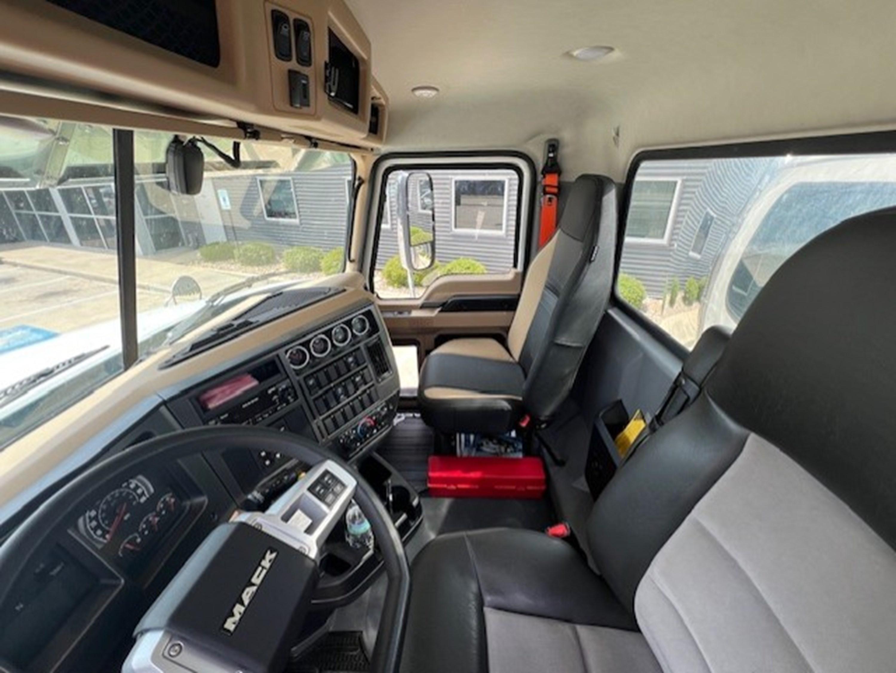 2026 Mack in HOUSTON, TX — photo 8