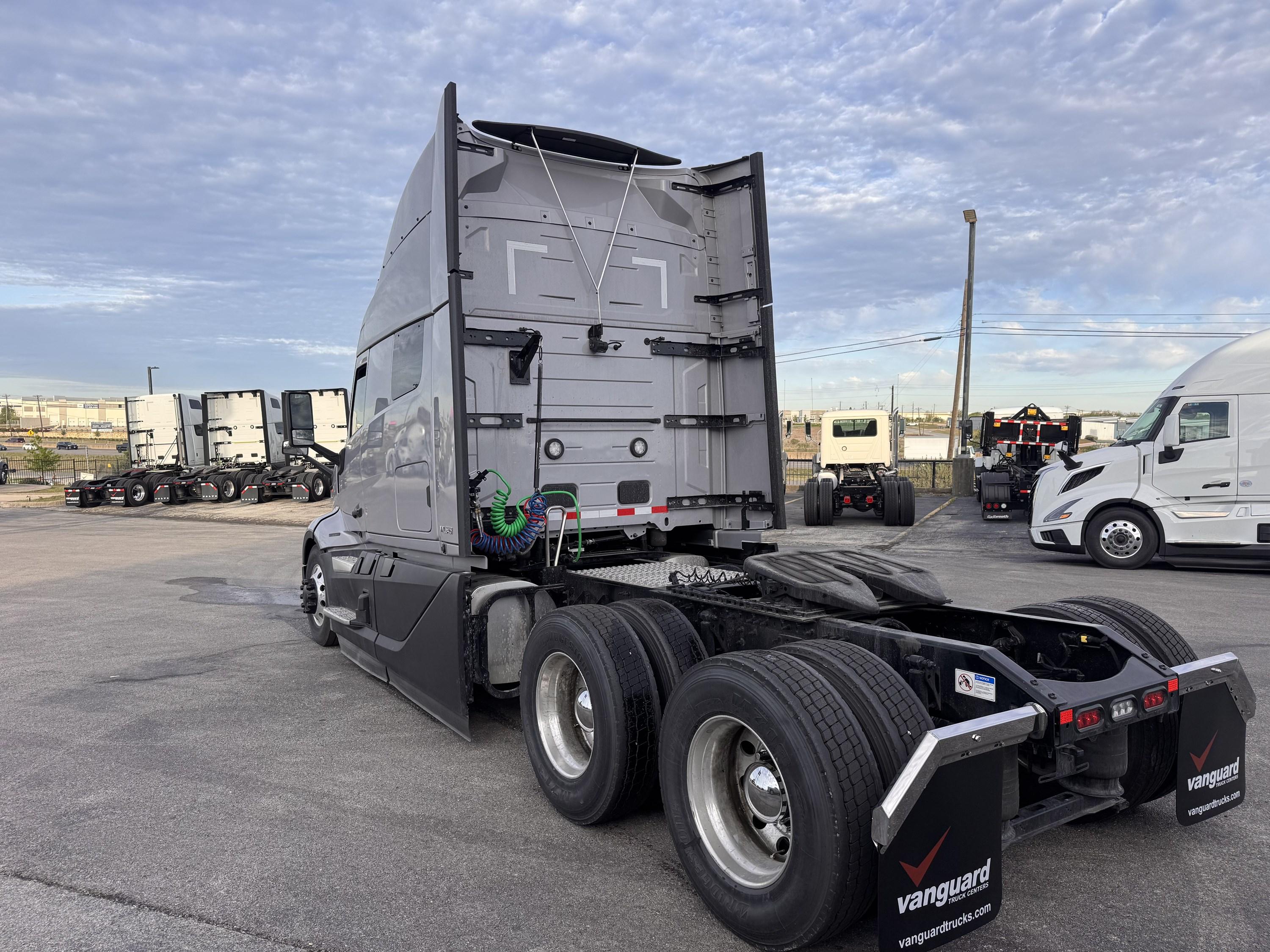 2026 Volvo in AUSTIN, TX — photo 2