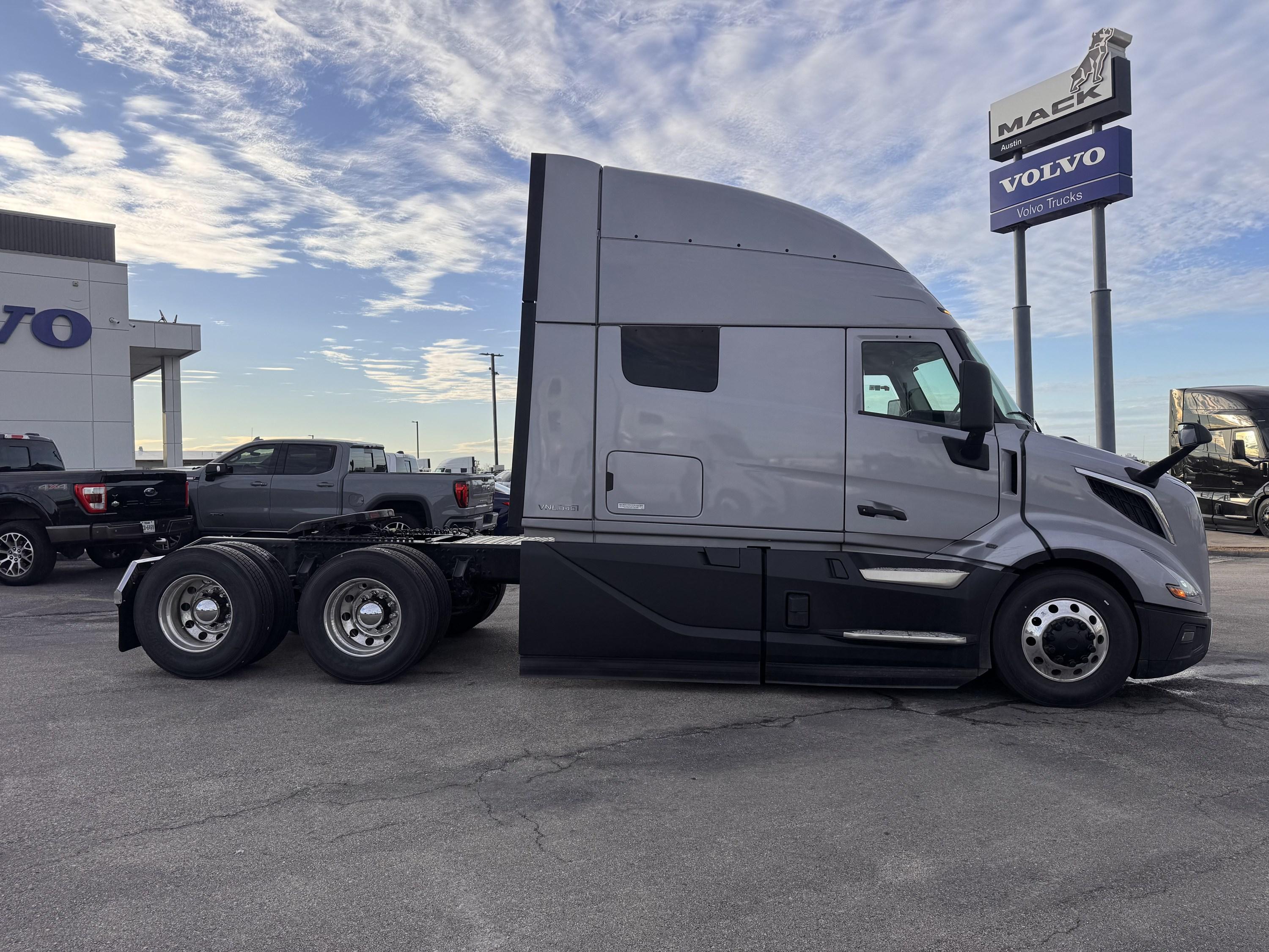 2026 Volvo in AUSTIN, TX — photo 5