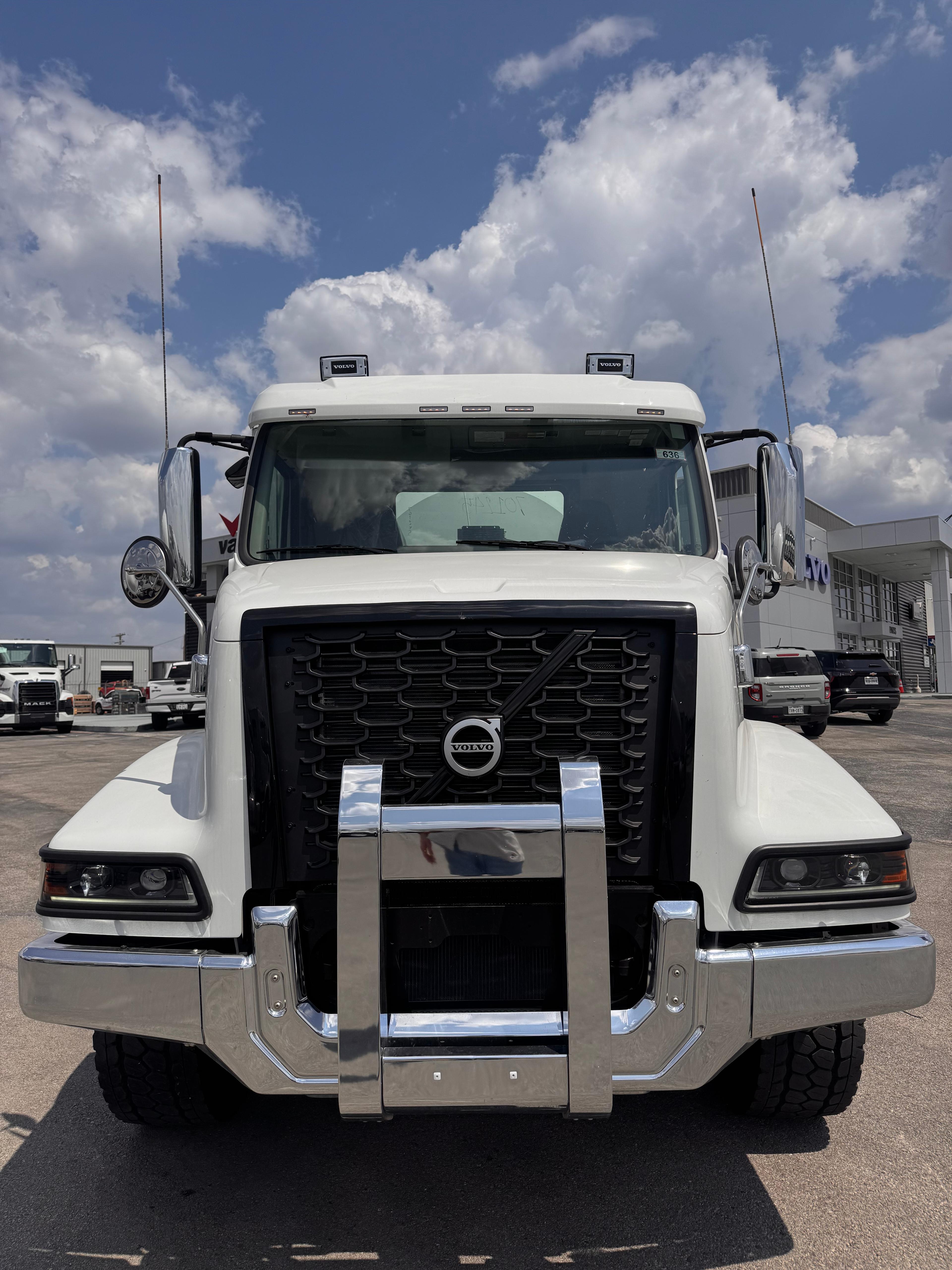2026 Volvo in AUSTIN, TX — photo 8