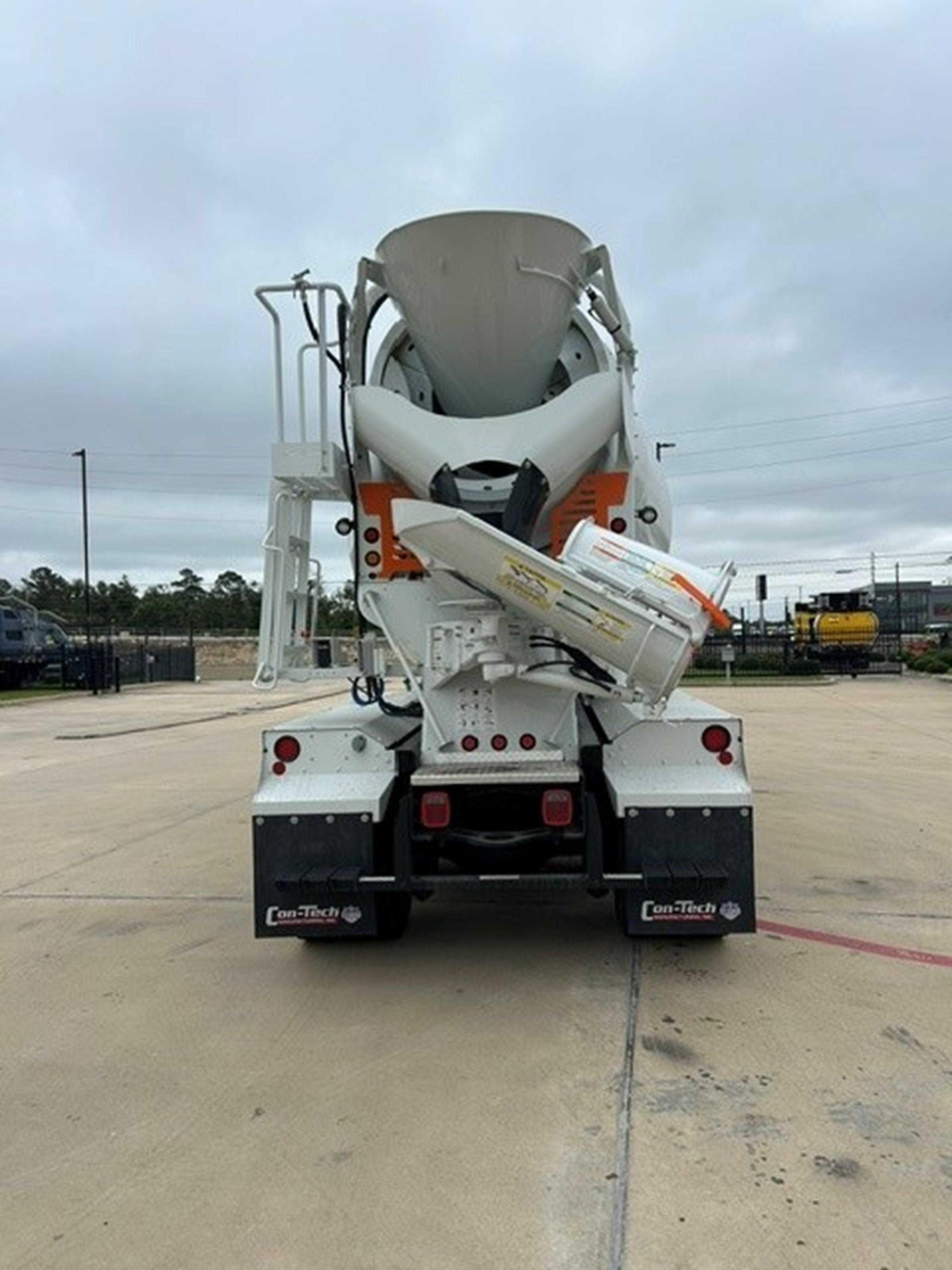 2026 Volvo in HOUSTON, TX — photo 4