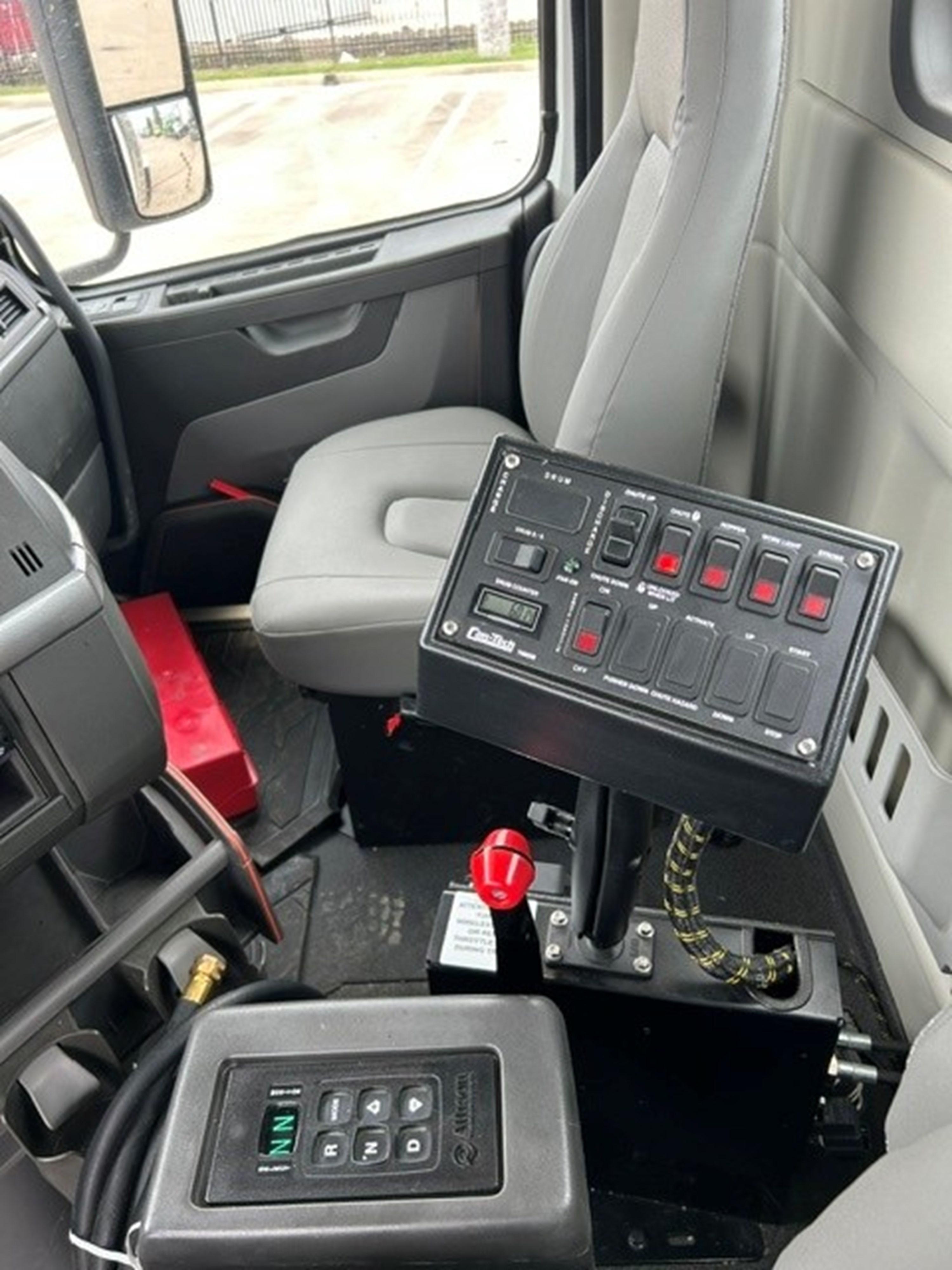 2026 Volvo in HOUSTON, TX — photo 10