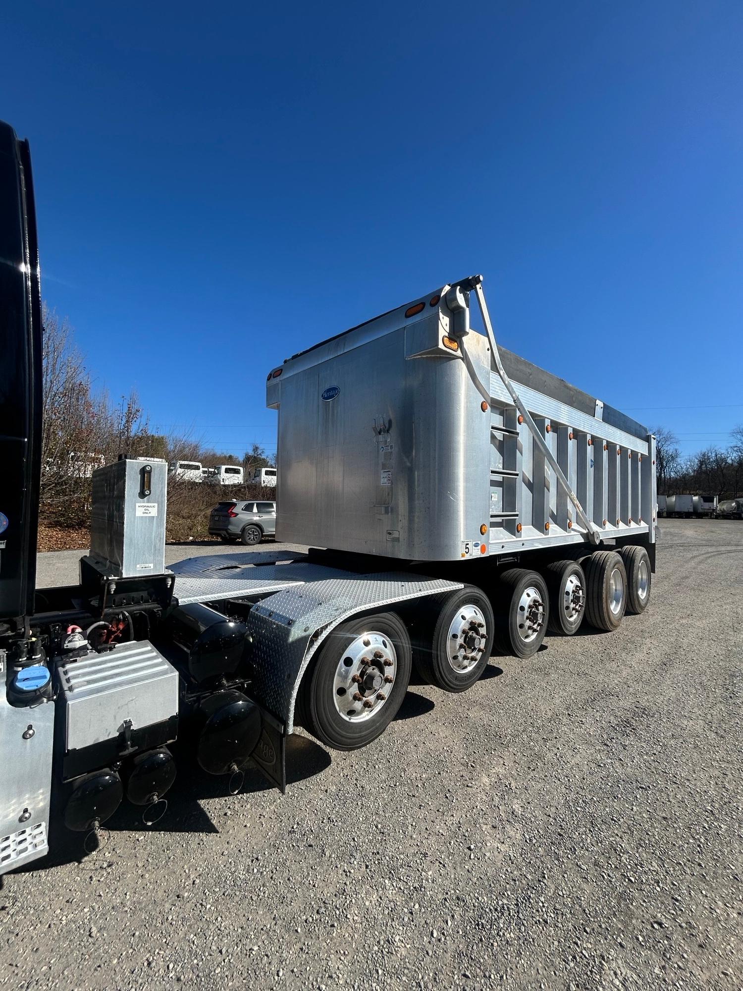 2024 Volvo VHD 300 in ROANOKE, VA — photo 3