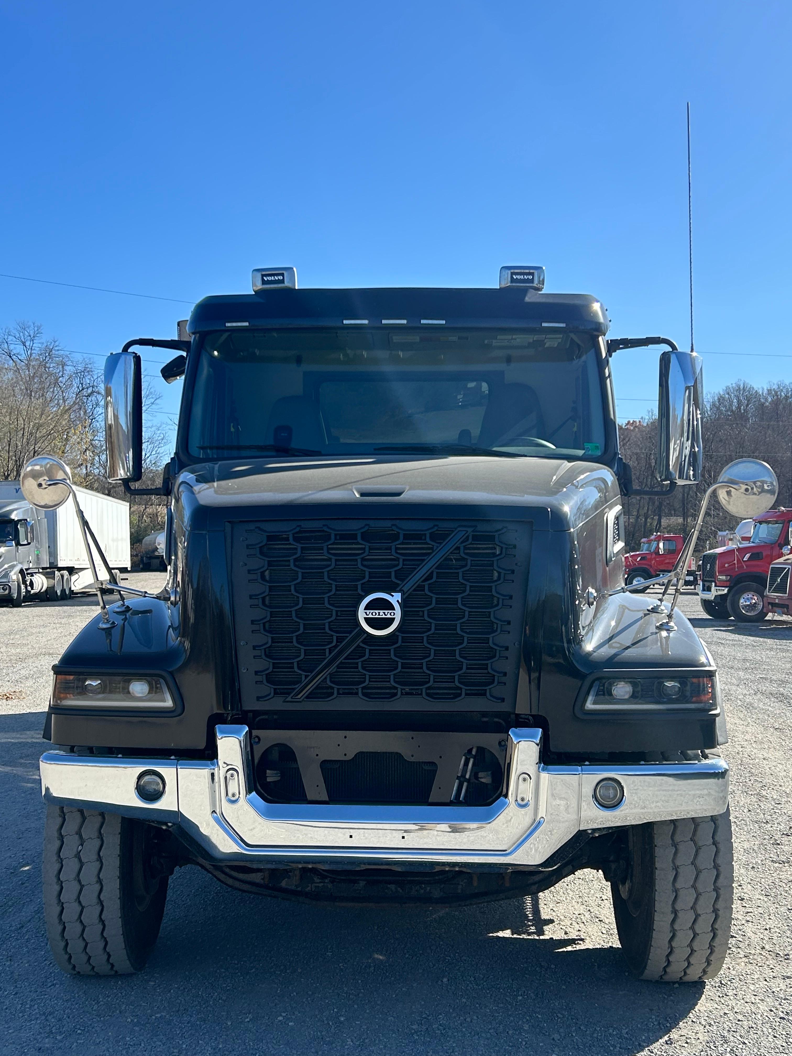 2024 Volvo VHD 300 in ROANOKE, VA — photo 4