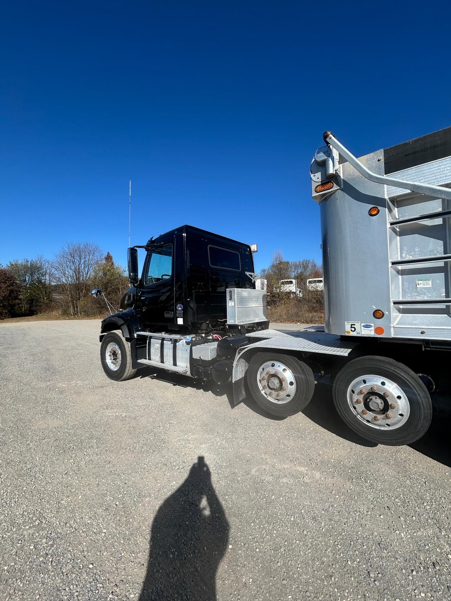 2024 Volvo VHD 300 in ROANOKE, VA — photo 14
