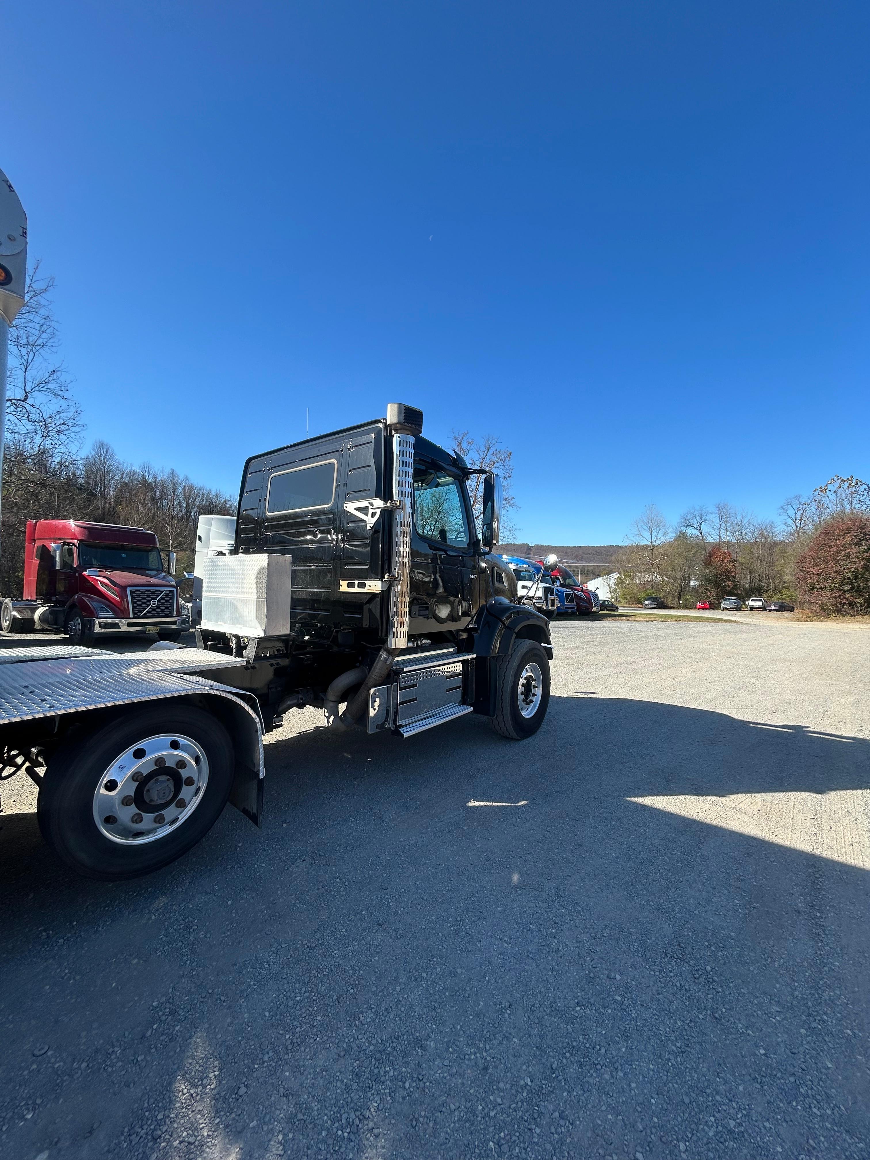 2024 Volvo VHD 300 in ROANOKE, VA — photo 15