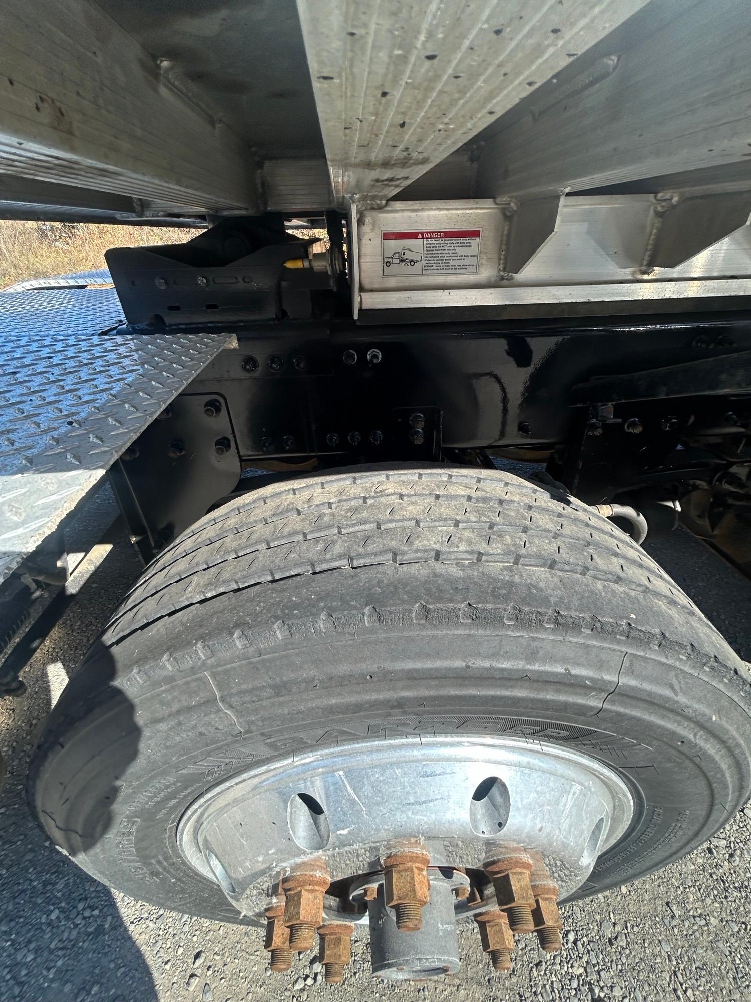 2024 Volvo VHD 300 in ROANOKE, VA — photo 18
