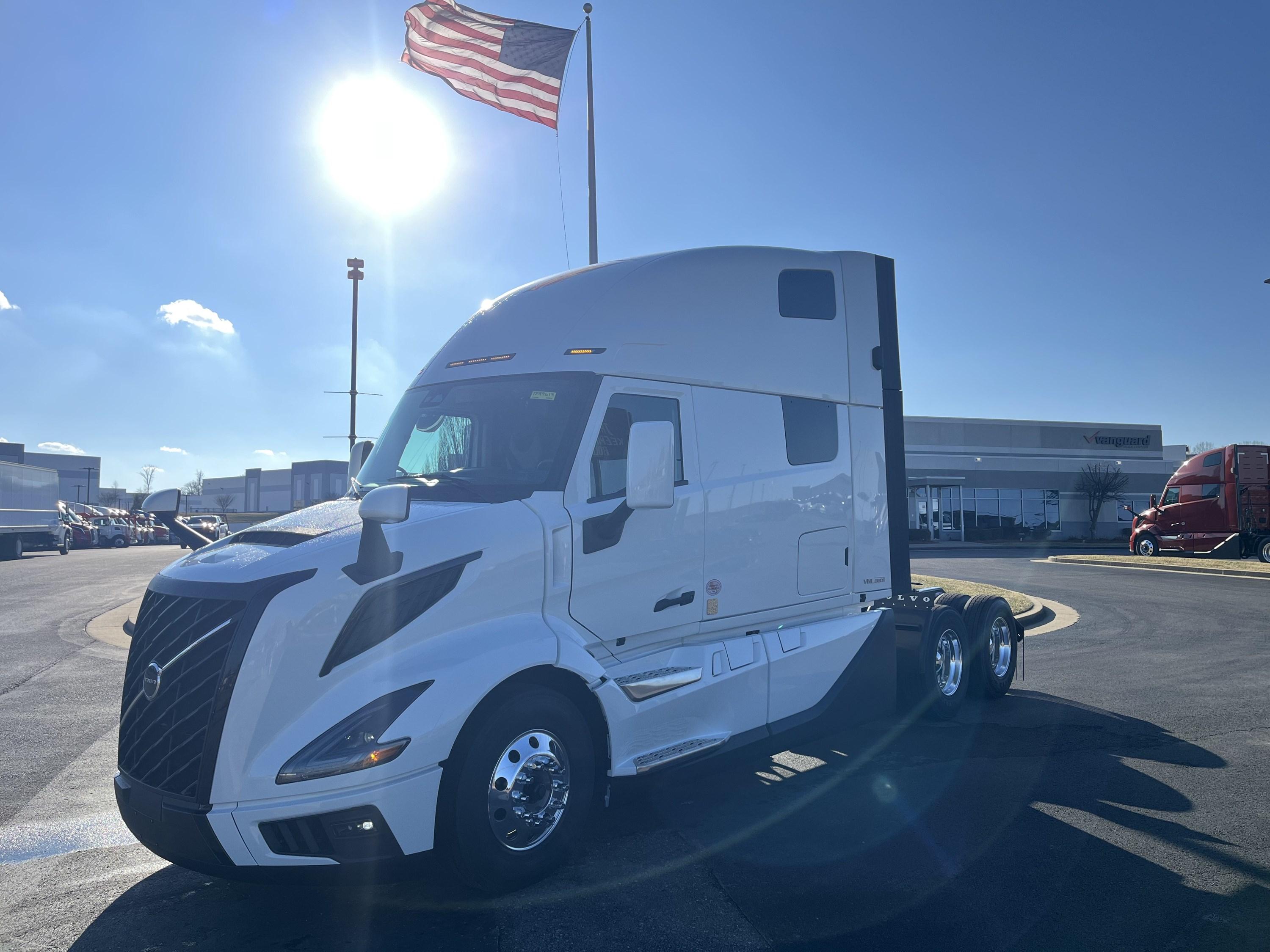 2027 Volvo VNL 860 in LA VERGNE, TN — photo 7