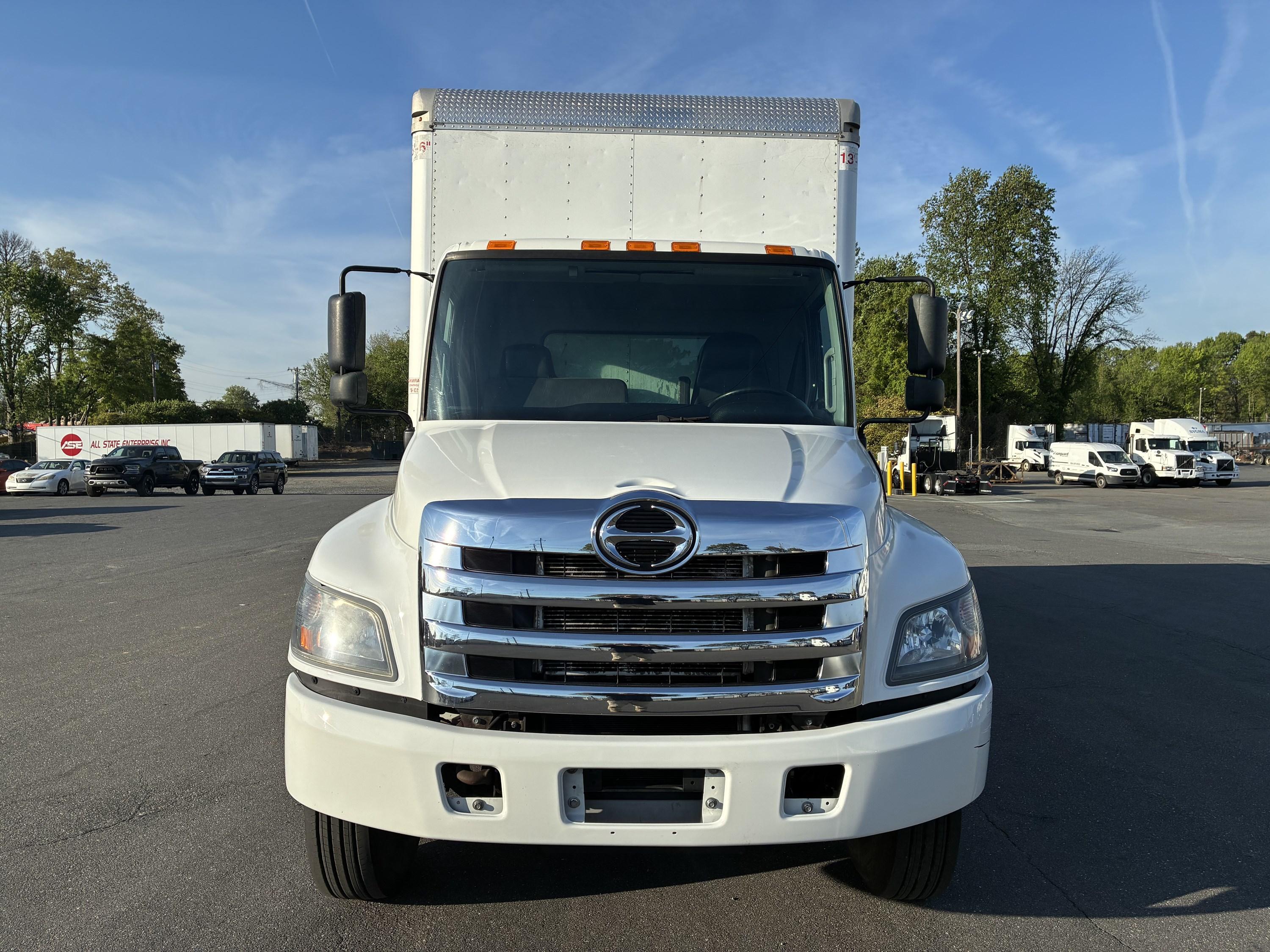 2020 Hino 268 in GREENSBORO, NC — photo 2