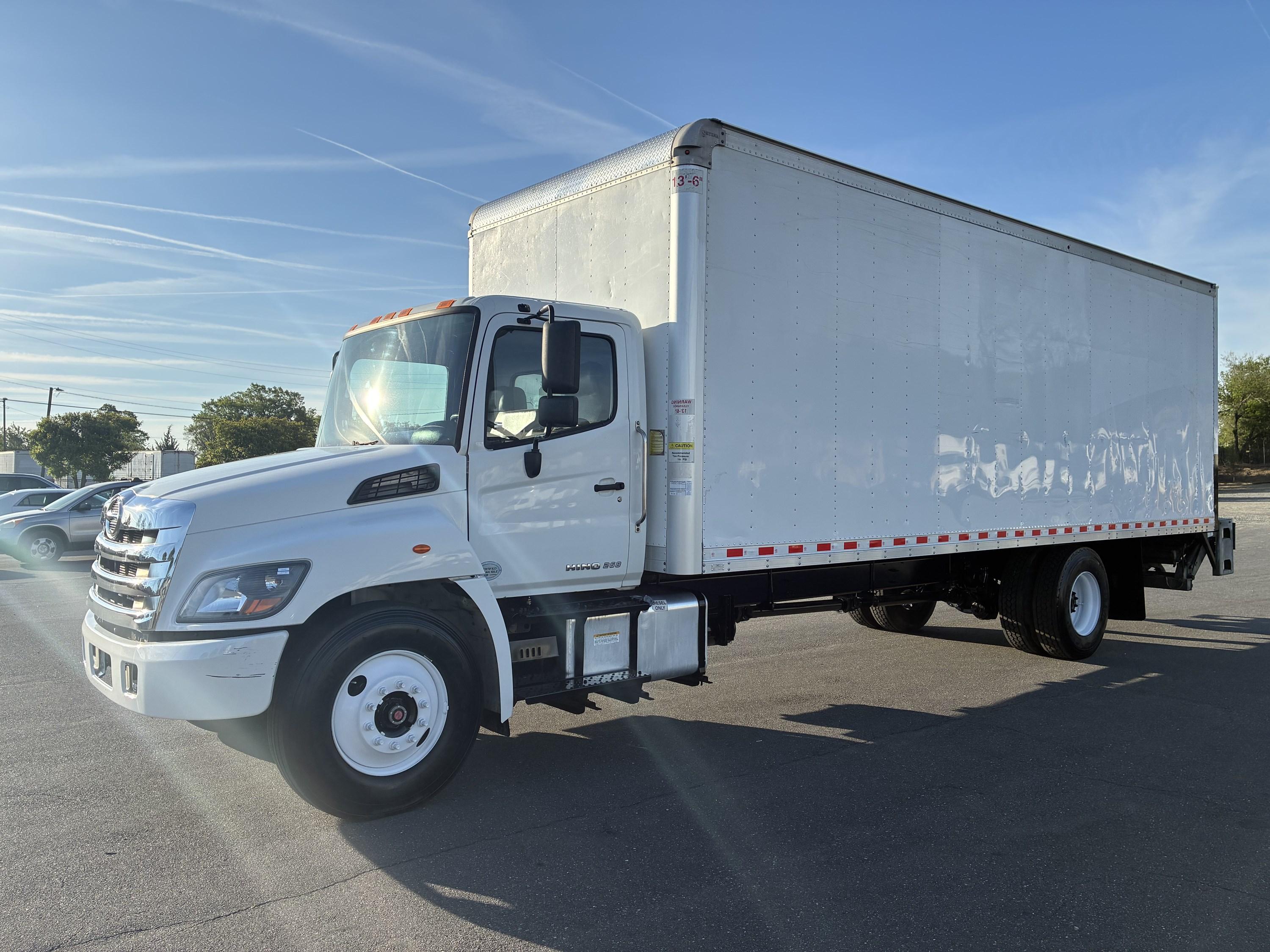 2020 Hino 268 in GREENSBORO, NC — photo 3
