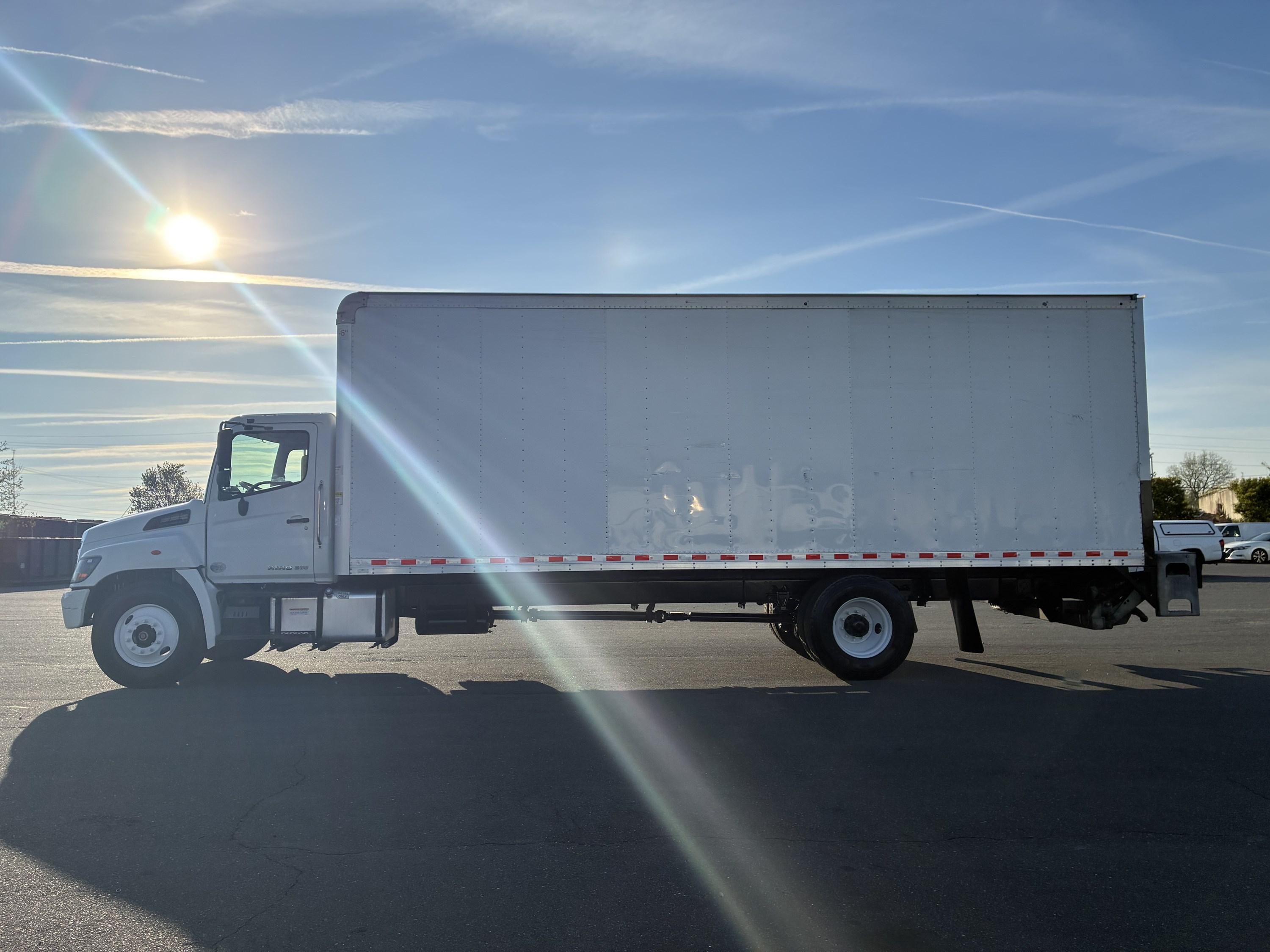 2020 Hino 268 in GREENSBORO, NC — photo 4