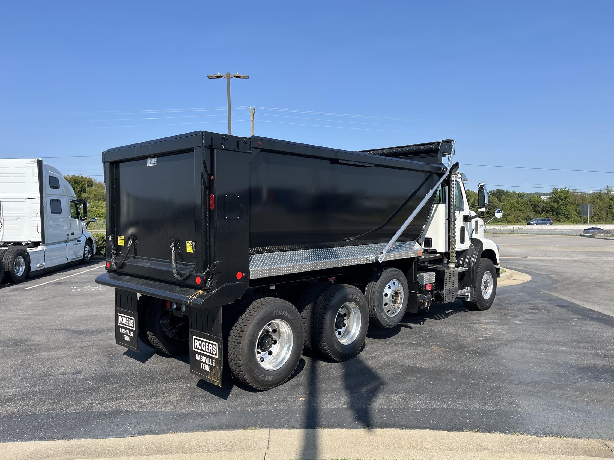 2025 Autocar DC-64 in LA VERGNE, TN — photo 3