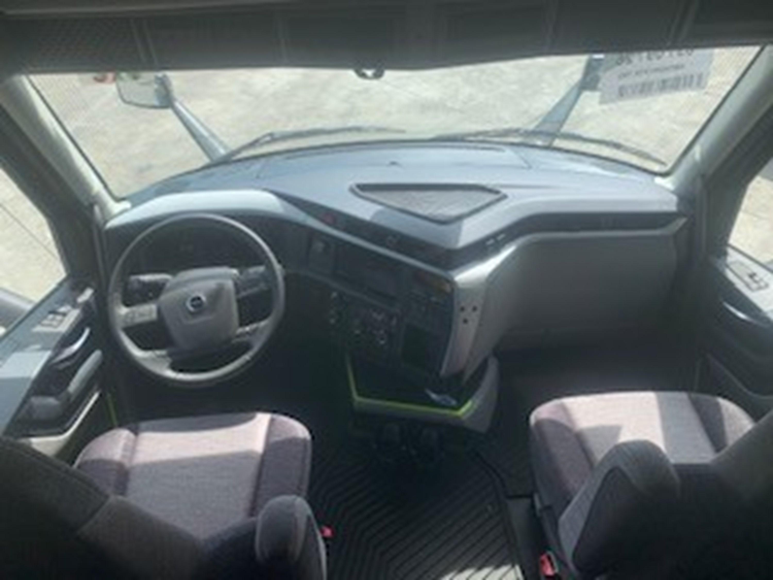2027 Volvo in ADAIRSVILLE, GA — photo 5