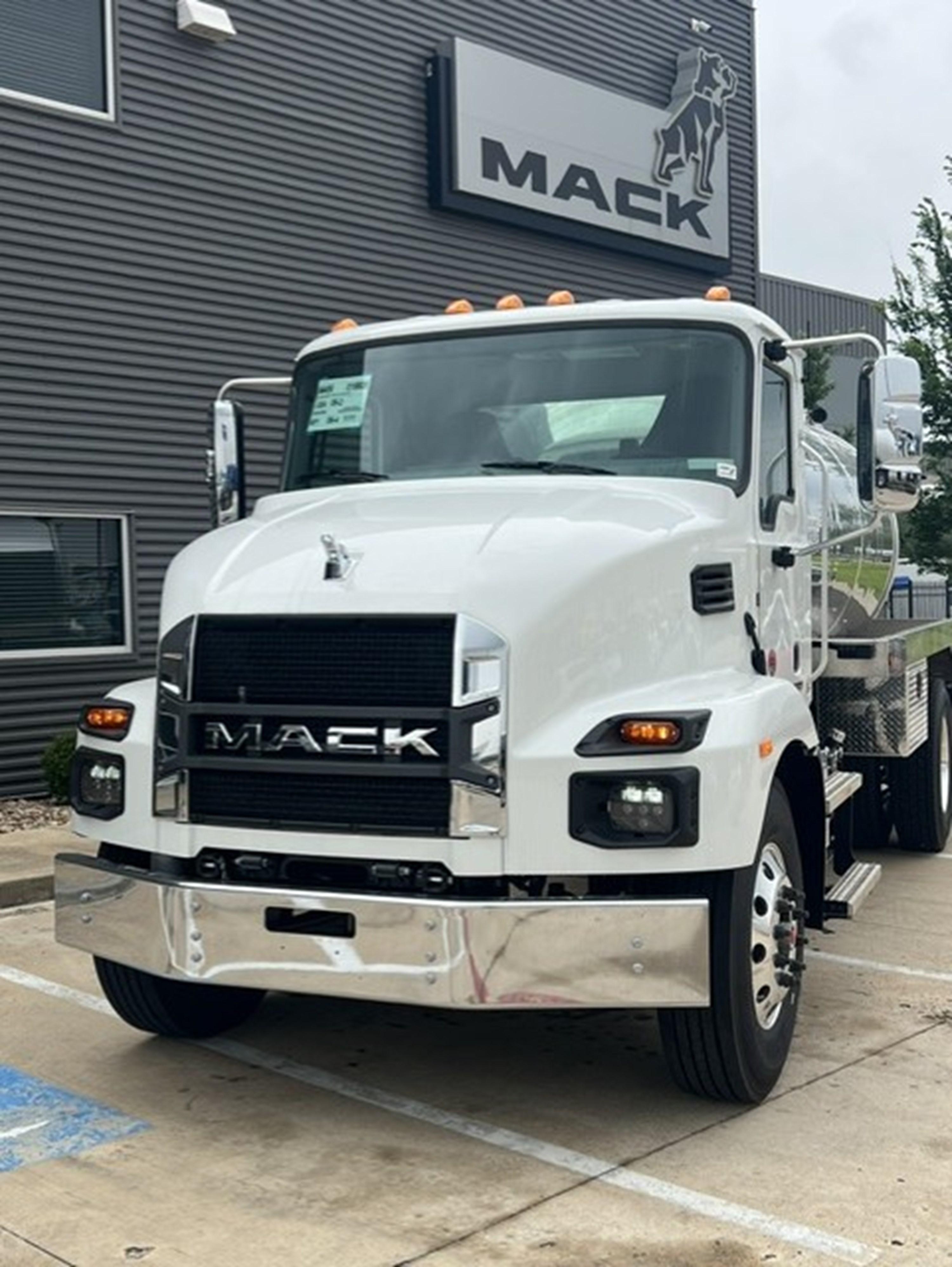 2027 Mack MD in HOUSTON, TX — photo 3