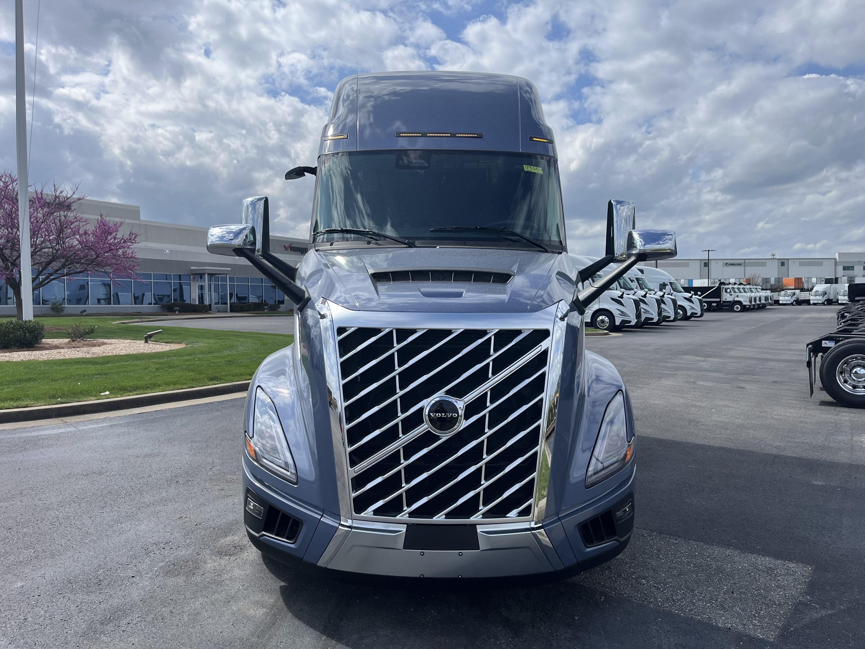 2027 Volvo VNL 860 in LA VERGNE, TN — photo 8