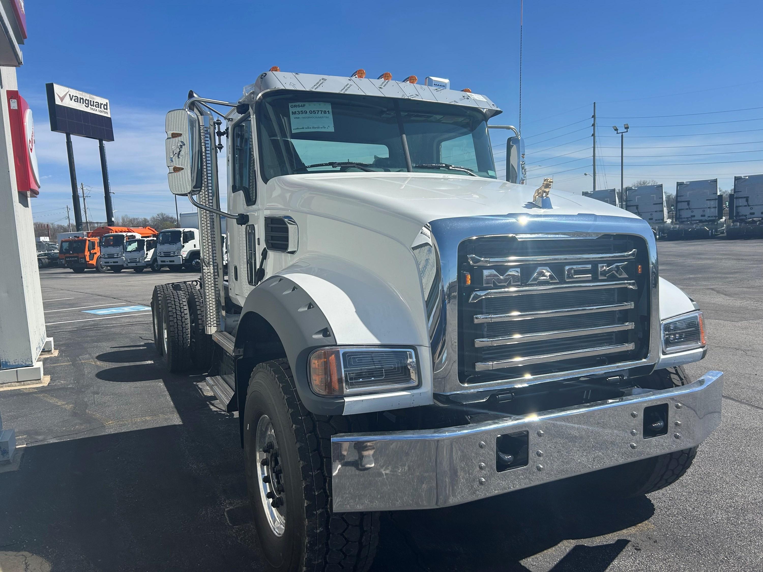 2027 Mack Granite in CAHOKIA, IL — photo 3