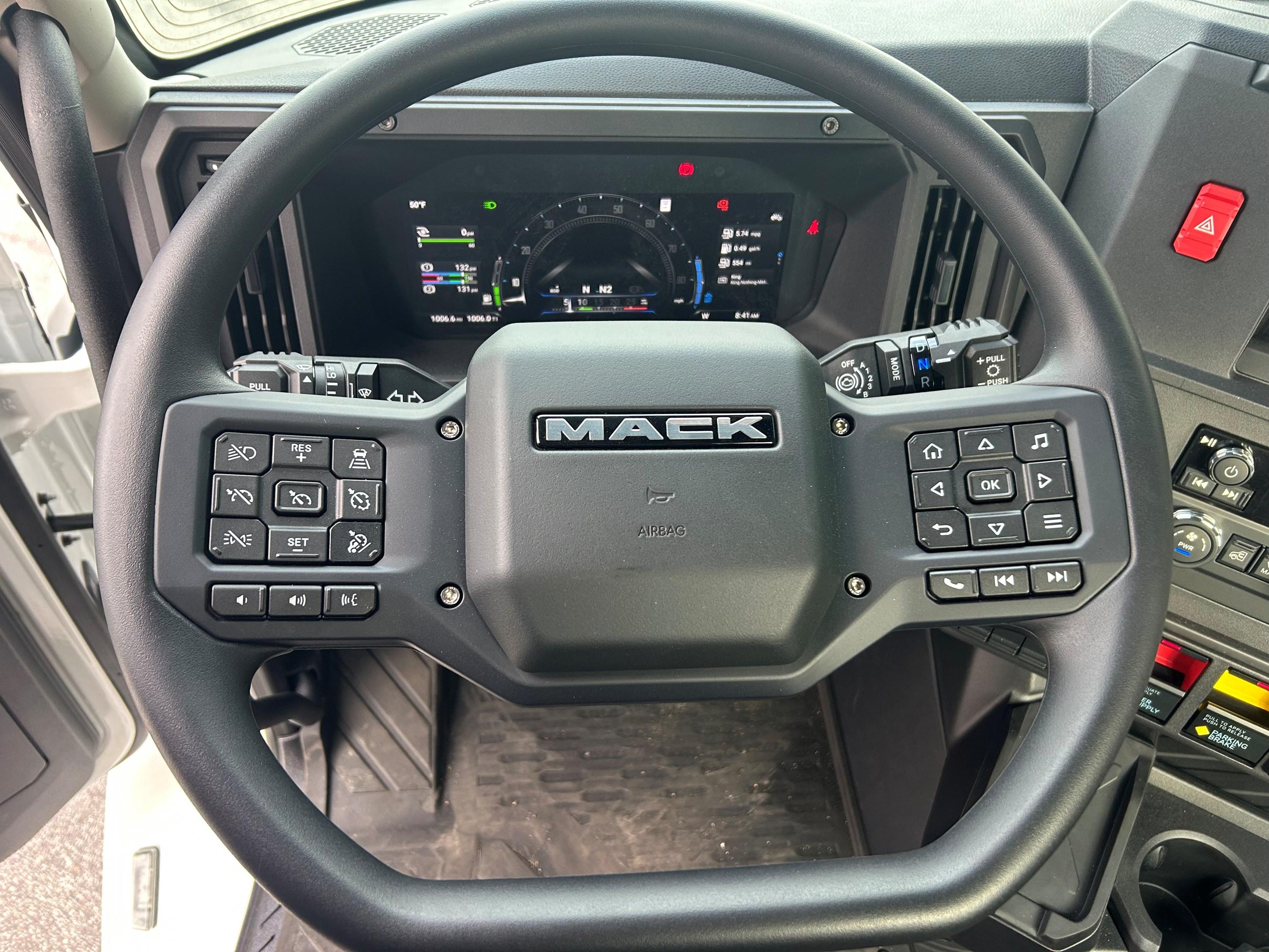 2027 Mack Anthem in CAHOKIA, IL — photo 7