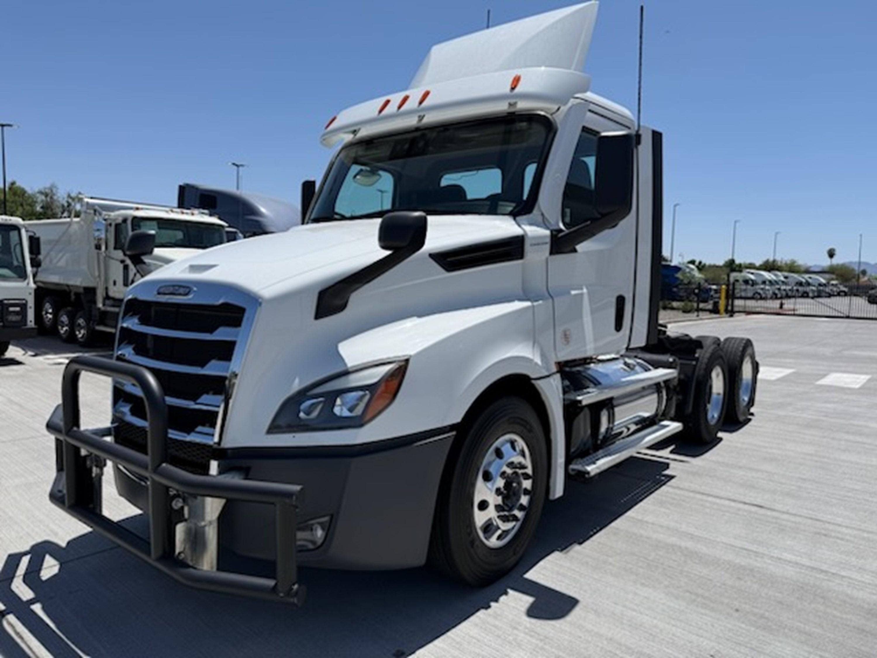 2022 Freightliner Cascadia in PHOENIX, AZ — photo 4
