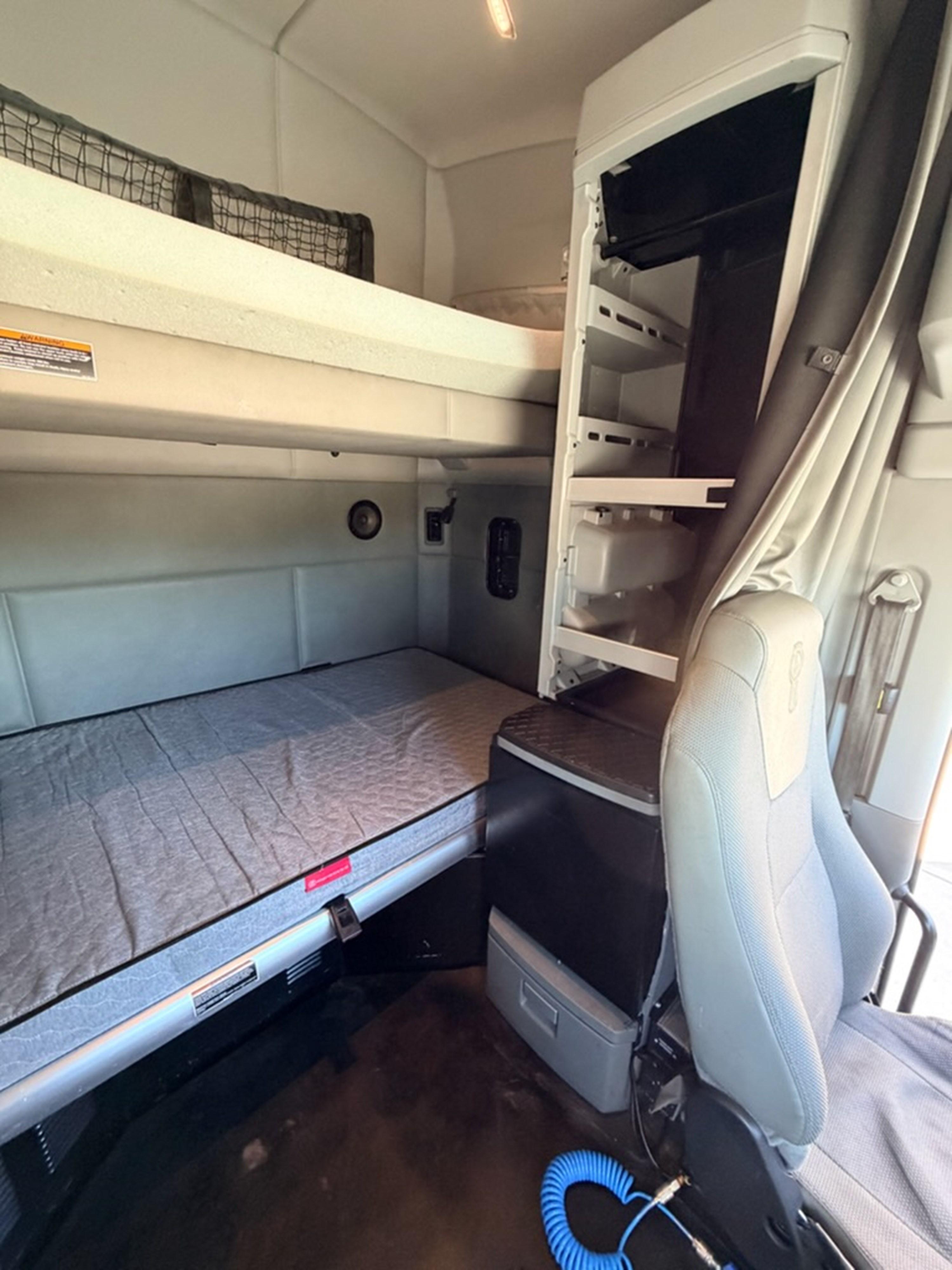 2019 Kenworth T680 in ATLANTA (700 & 703), GA — photo 11