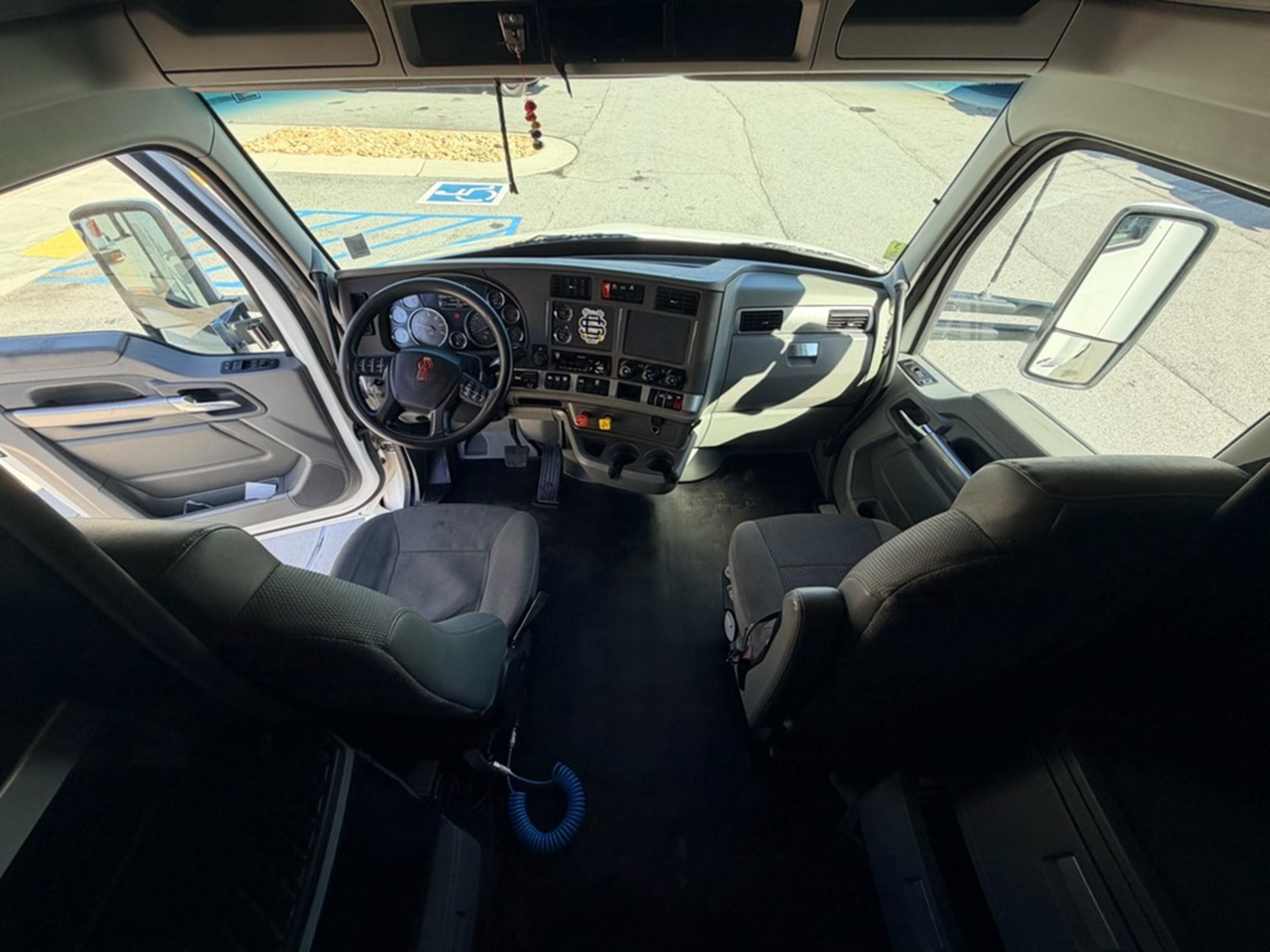 2019 Kenworth T680 in ATLANTA (700 & 703), GA — photo 12