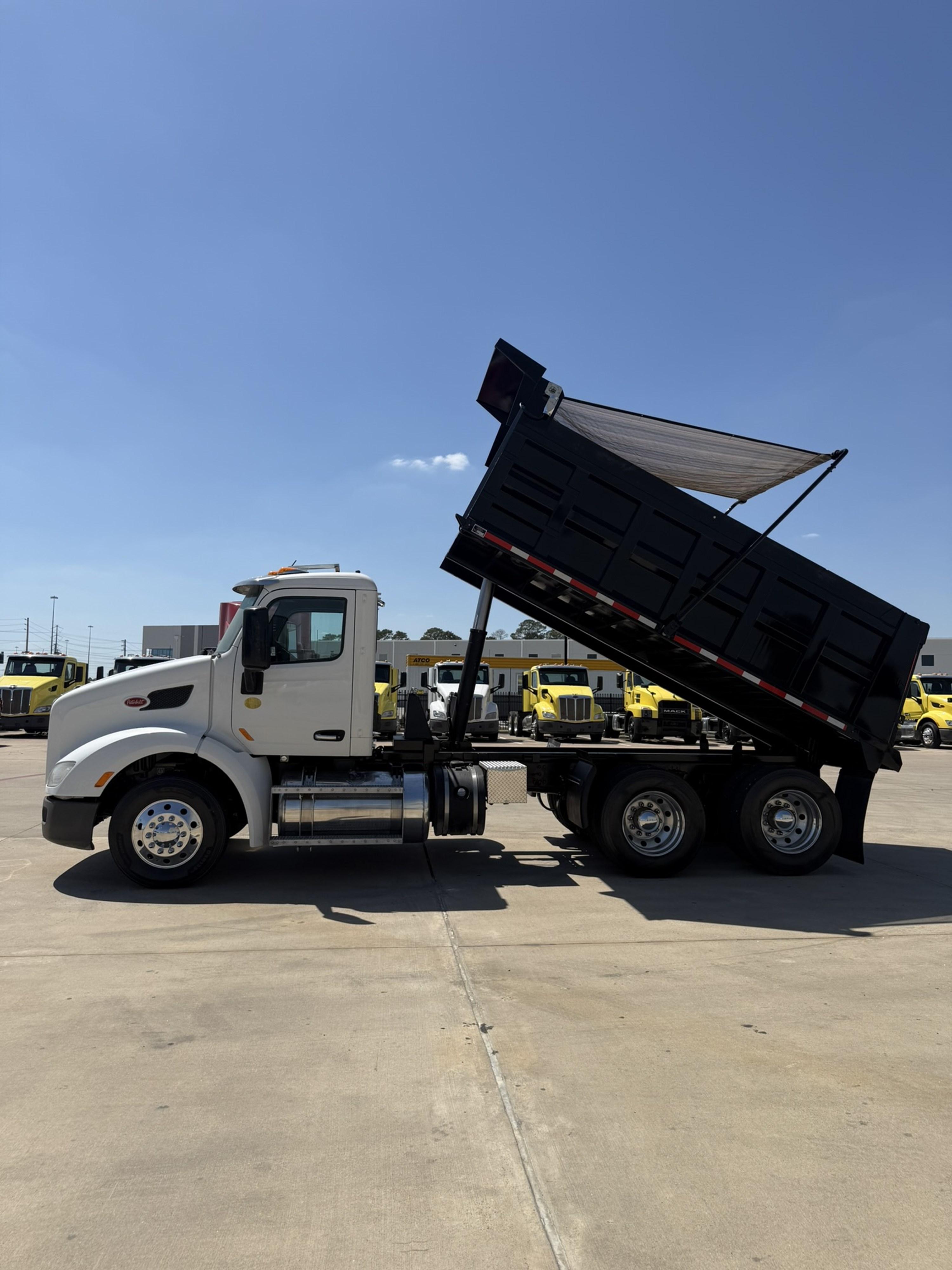 2017 Peterbilt 579 in HOUSTON, TX — photo 12
