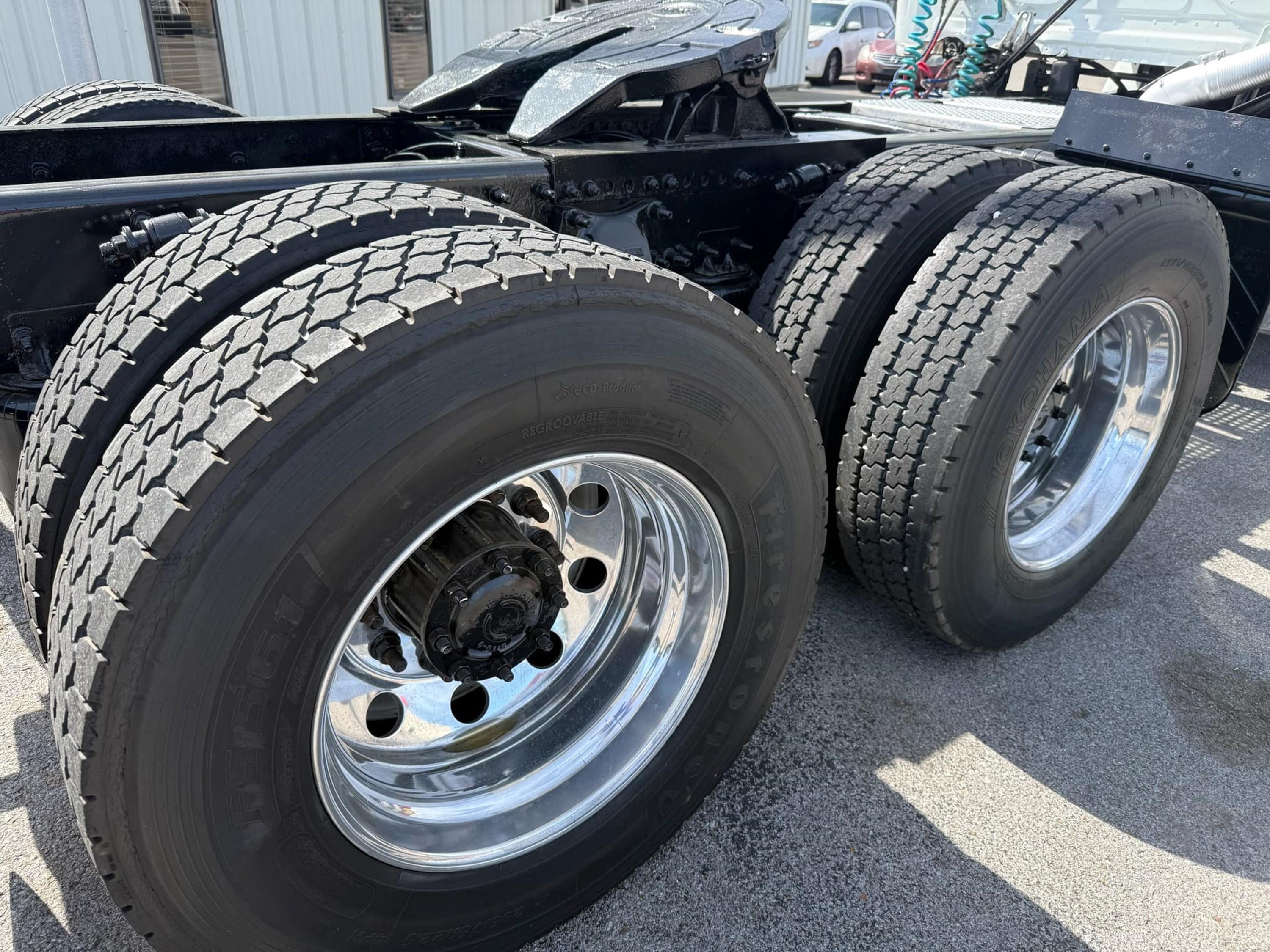 2016 Freightliner Cascadia — photo 4