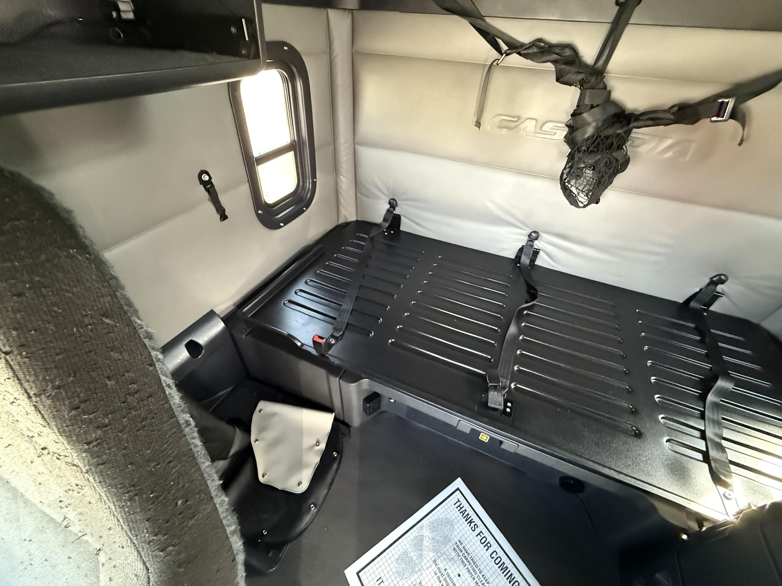 2020 Freightliner Cascadia — photo 9