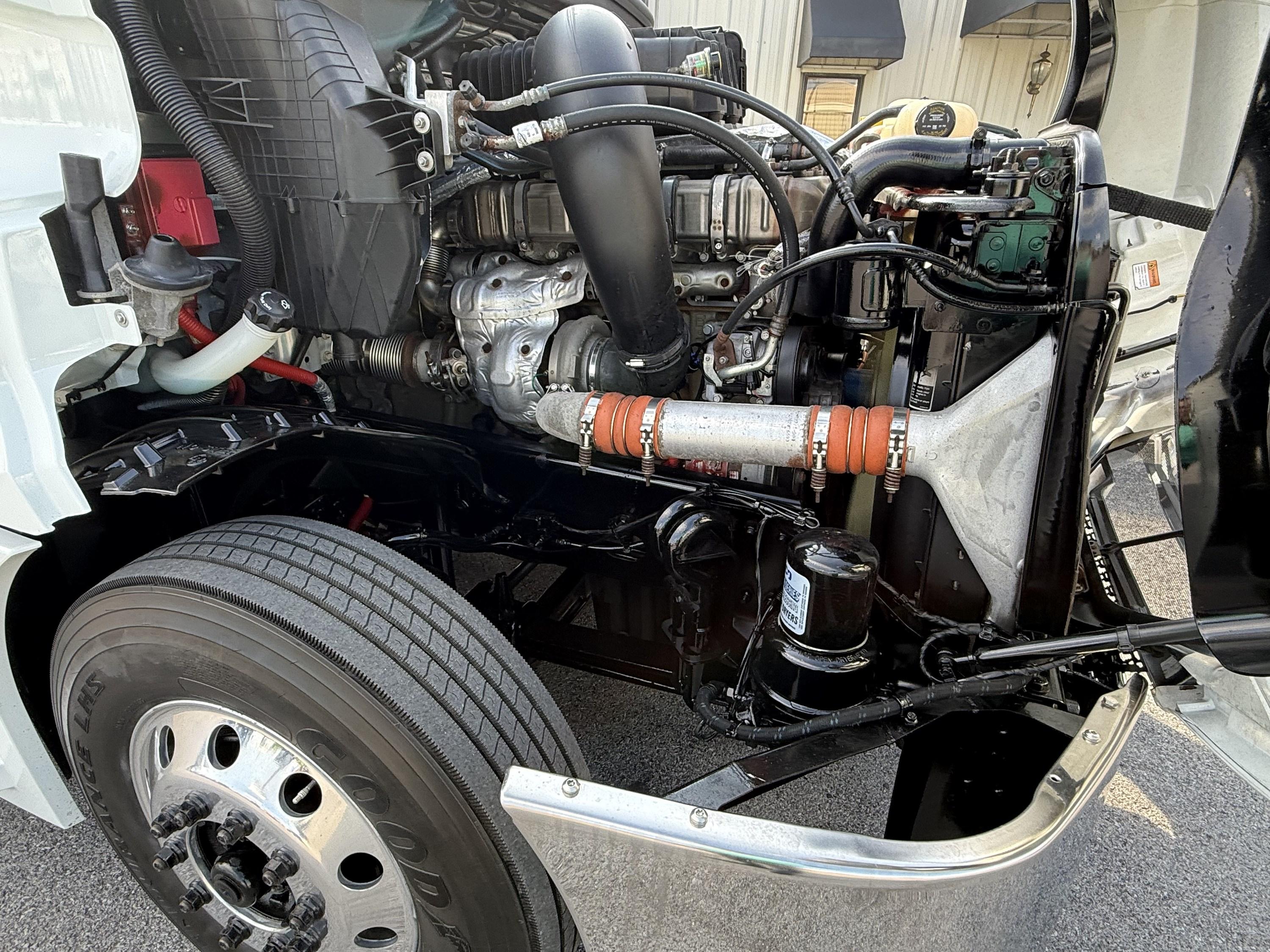 2020 Freightliner Cascadia — photo 15