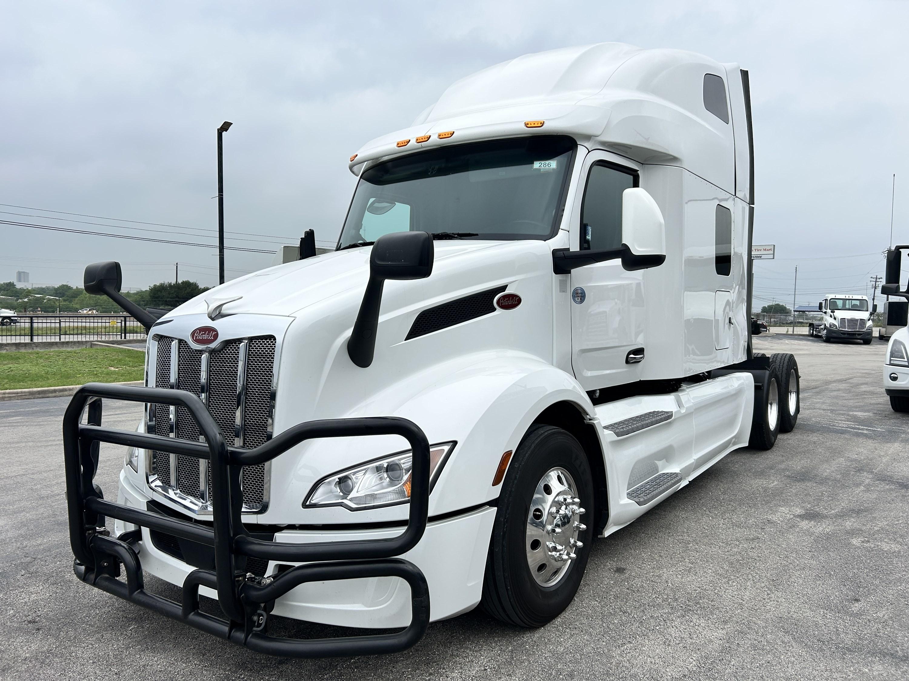 2023 Peterbilt 579