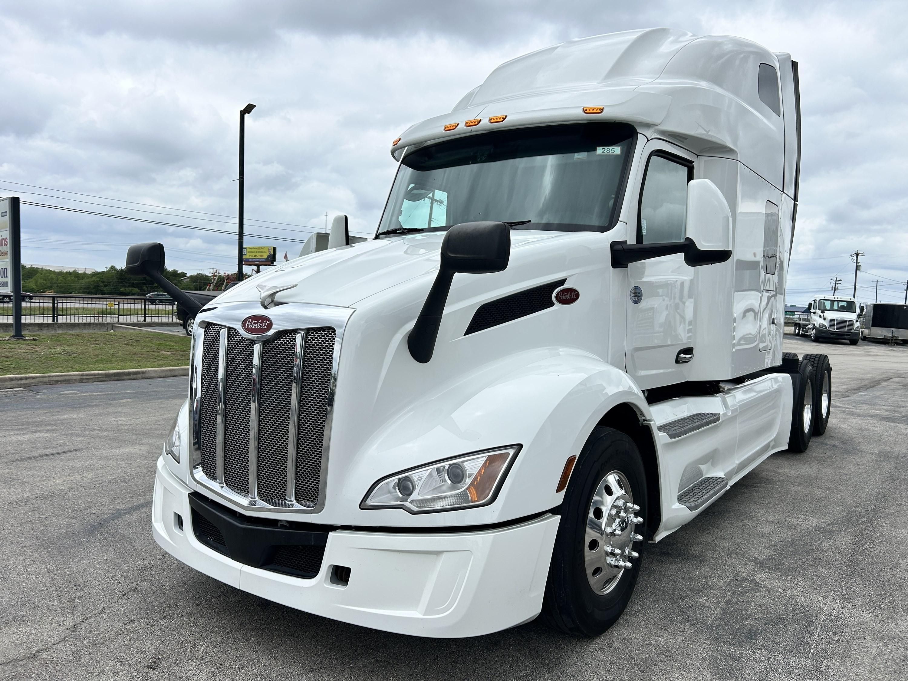 2023 Peterbilt 579