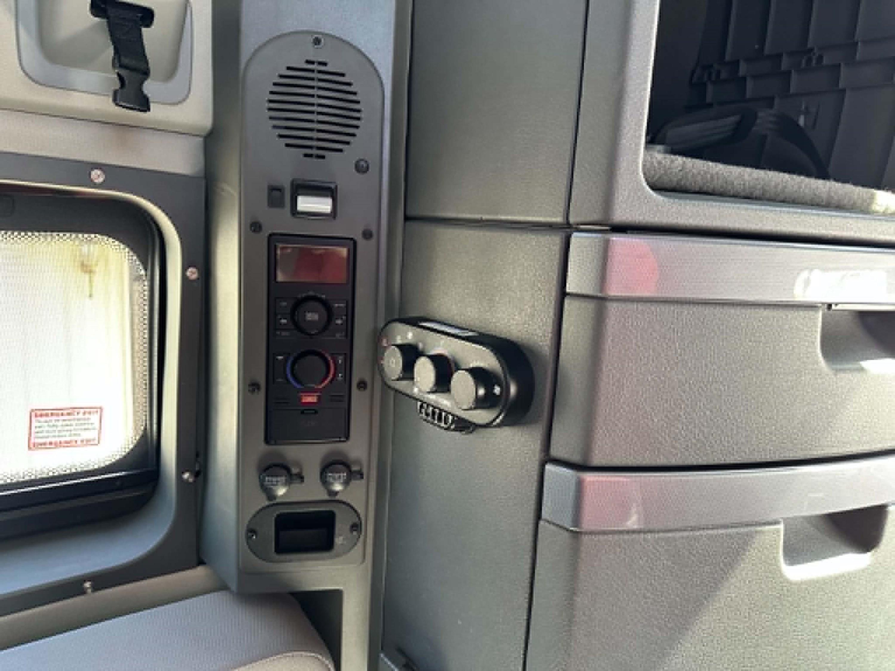 2024 Volvo VNL 860 in FRANKLIN, KY — photo 17