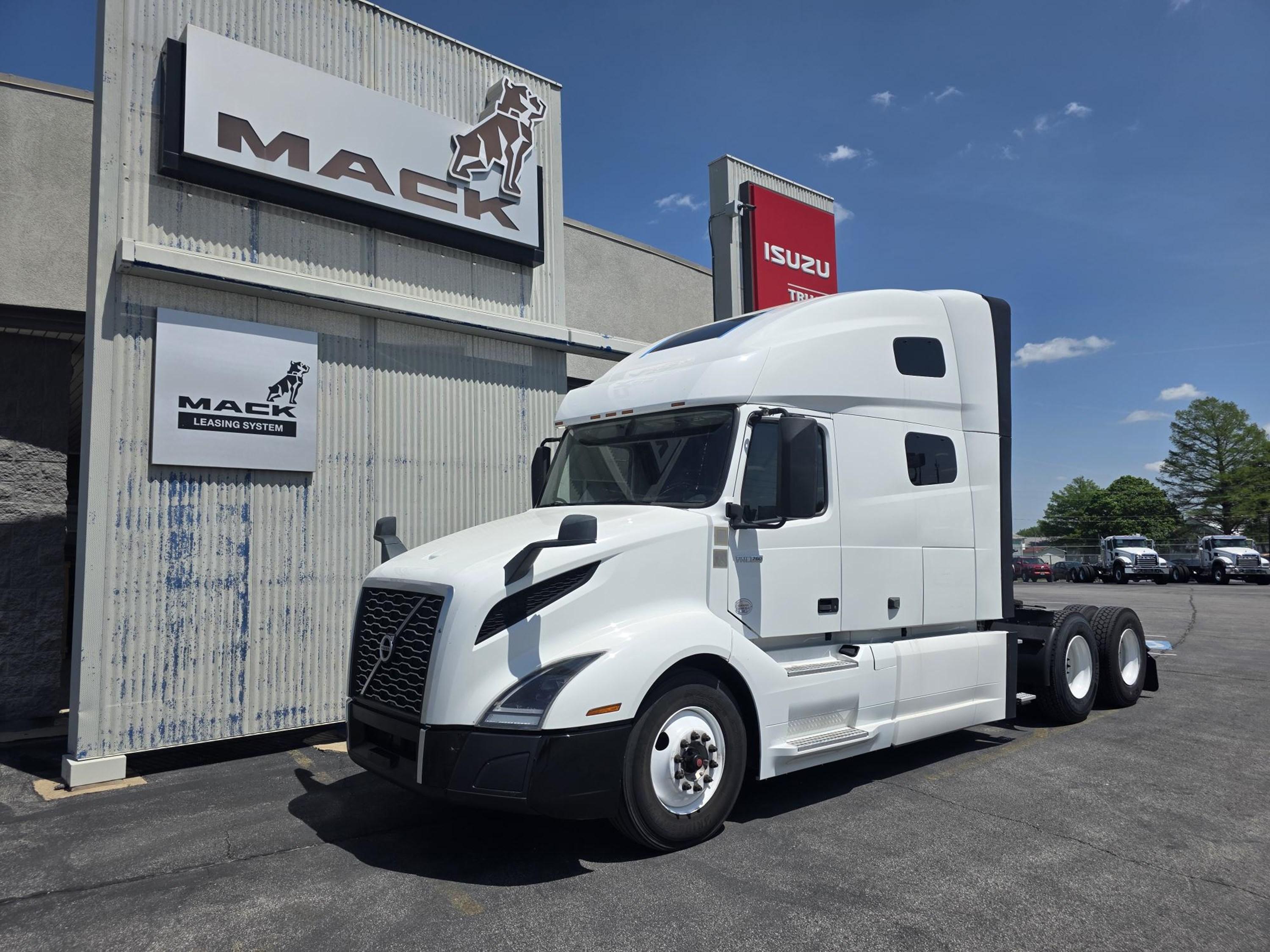 2022 Volvo VNL 760