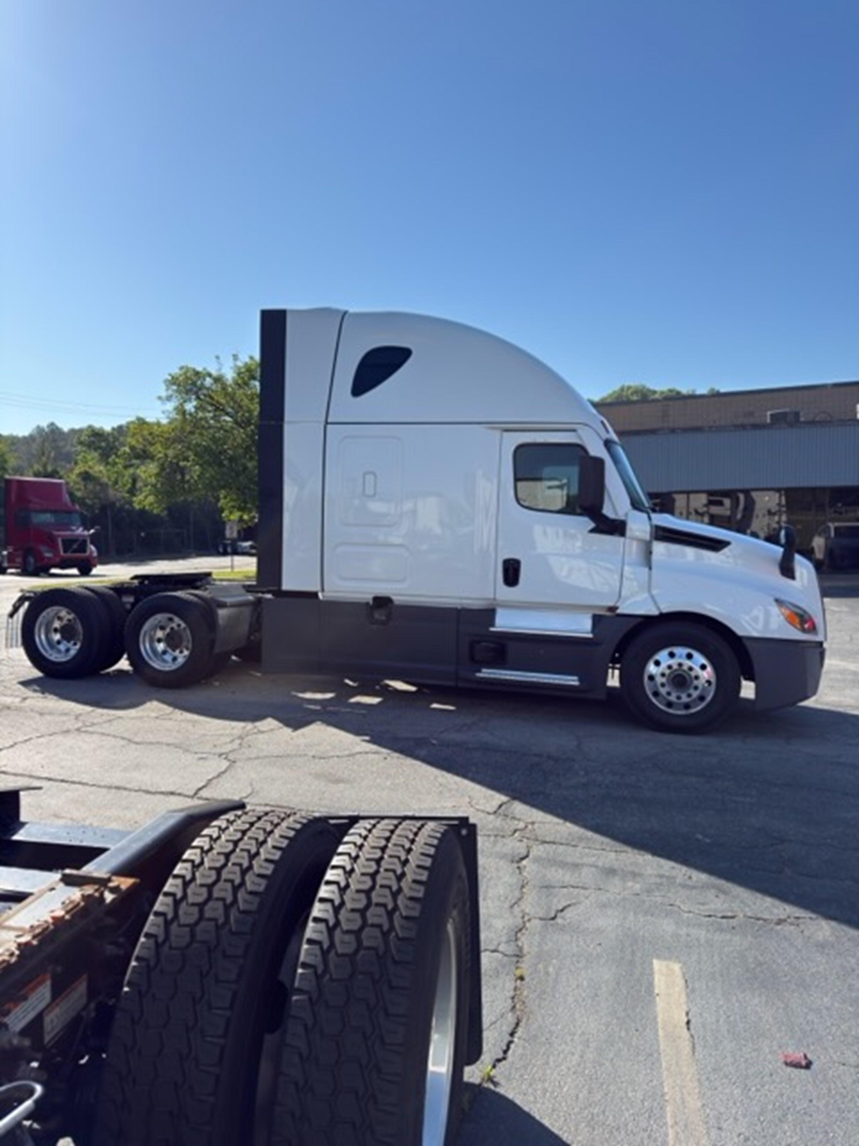 2024 Freightliner Cascadia in GUARDIAN ATLANTA — photo 4