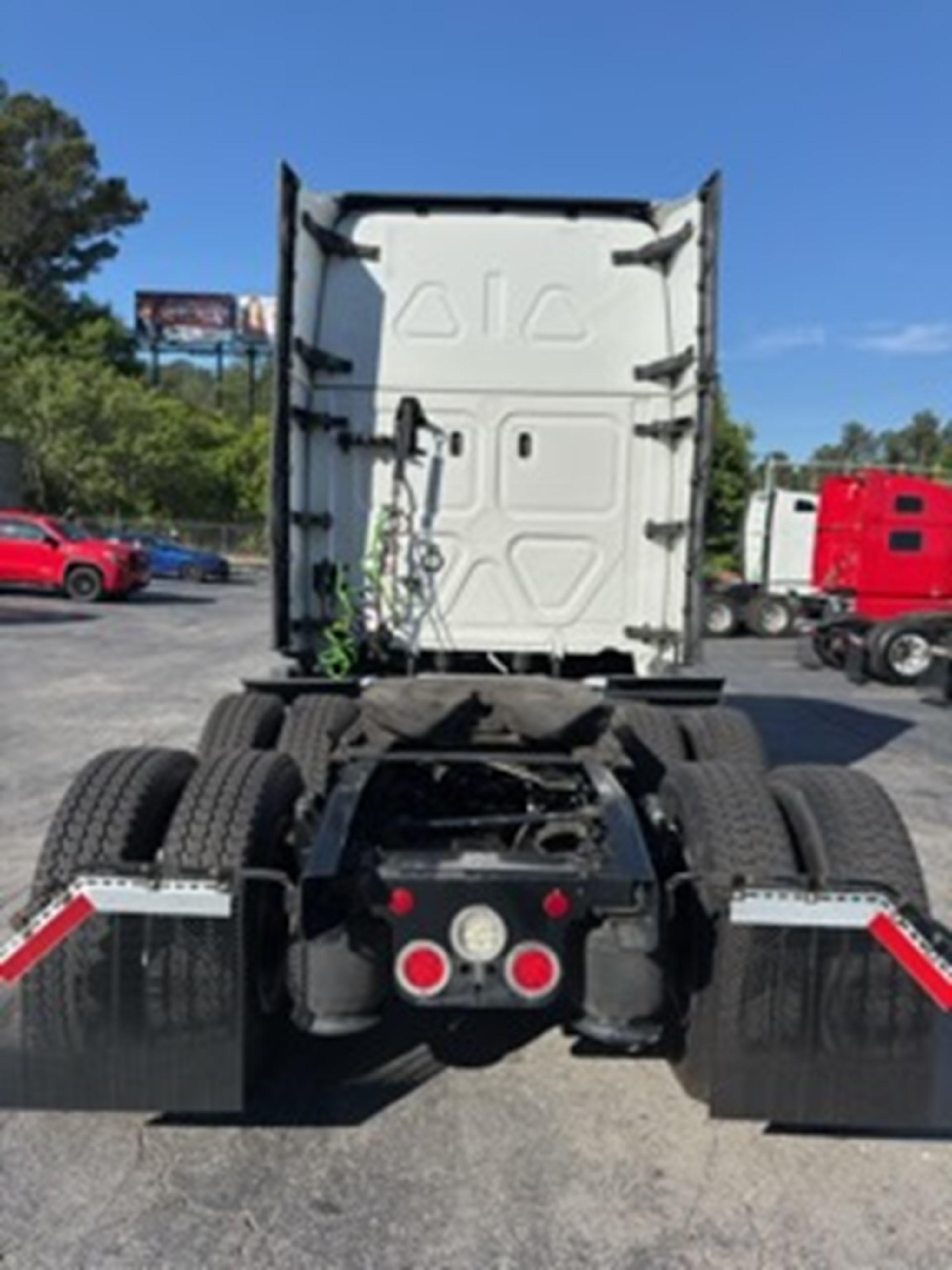 2024 Freightliner Cascadia in GUARDIAN ATLANTA — photo 6